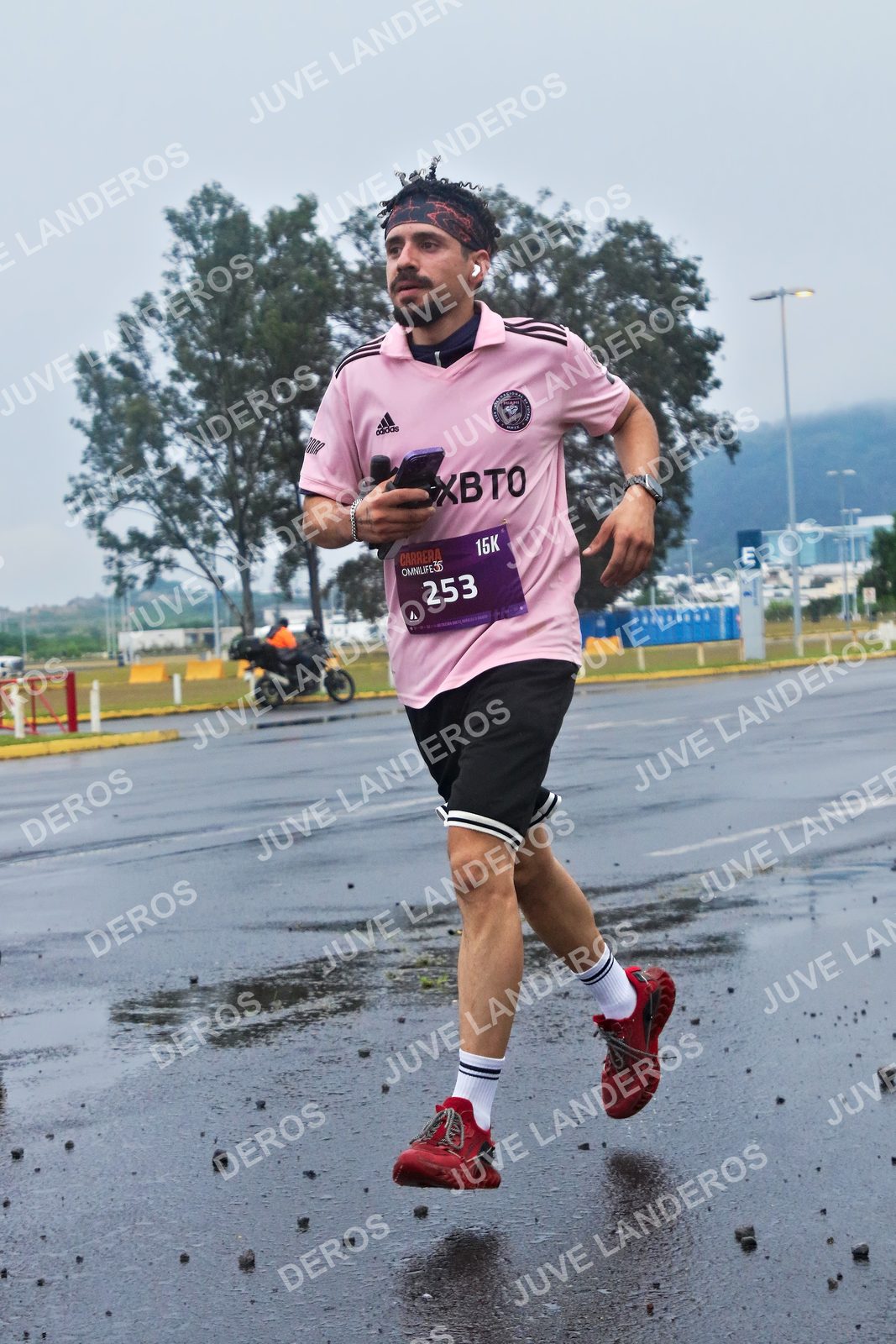Foto de la CARRERA OMNILIFE GUADALAJARA en Estadio Akron, Zapopan a las 07:36 · dorsal 253