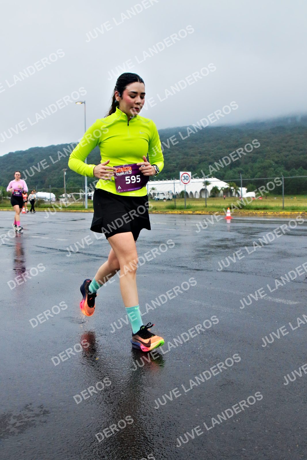 Foto de la CARRERA OMNILIFE GUADALAJARA en Estadio Akron, Zapopan a las 08:04 · dorsal 595, 30