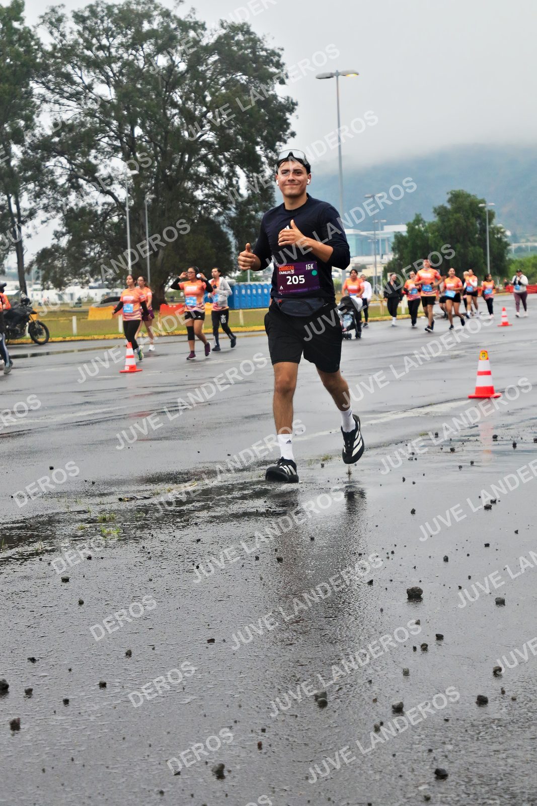 Foto de la CARRERA OMNILIFE GUADALAJARA en Estadio Akron, Zapopan a las 07:29 · dorsal 205