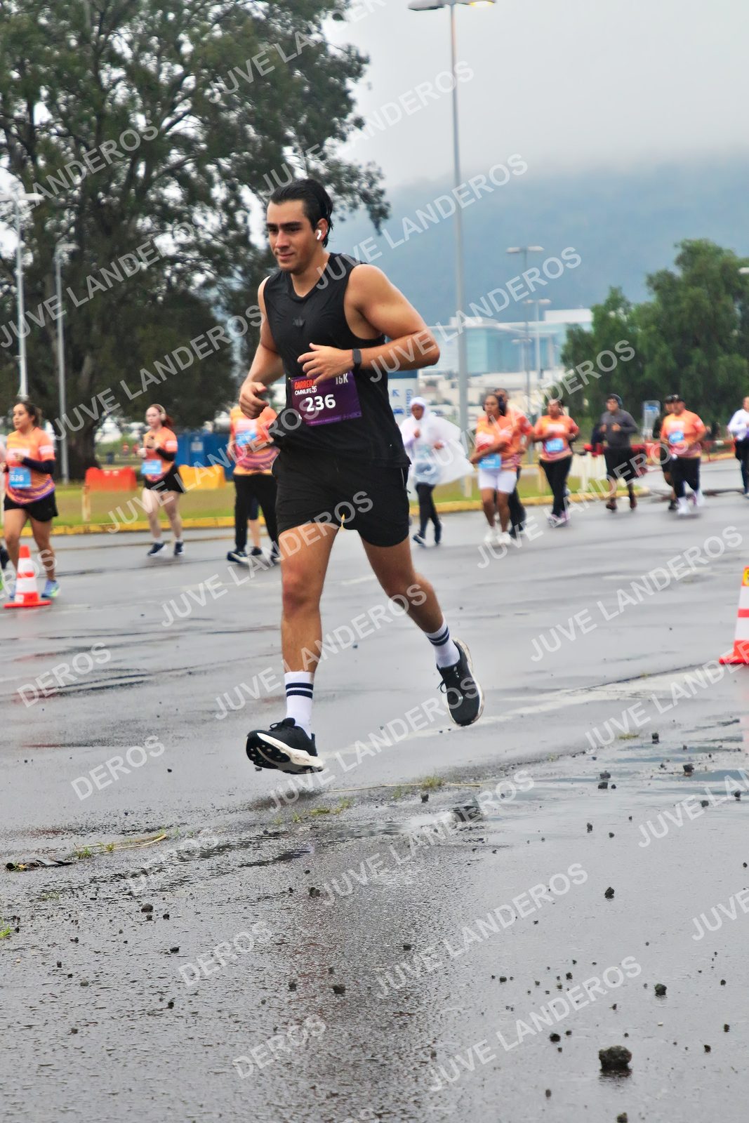 Foto de la CARRERA OMNILIFE GUADALAJARA en Estadio Akron, Zapopan a las 07:27 · dorsal 236