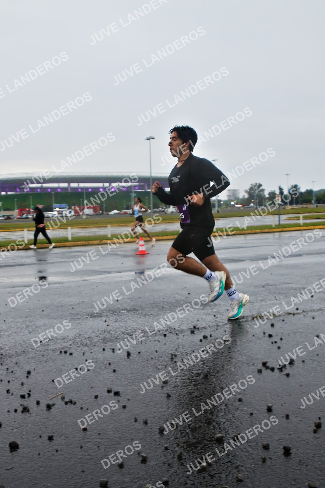 Foto de la CARRERA OMNILIFE GUADALAJARA en Estadio Akron, Zapopan a las 07:17 · dorsal 35