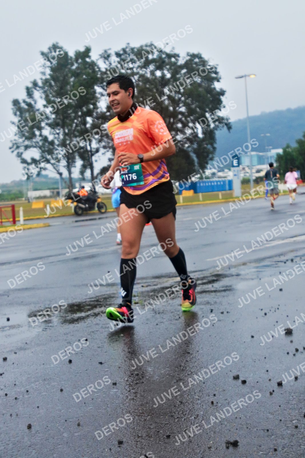Foto de la CARRERA OMNILIFE GUADALAJARA en Estadio Akron, Zapopan a las 07:40 · dorsal 1176