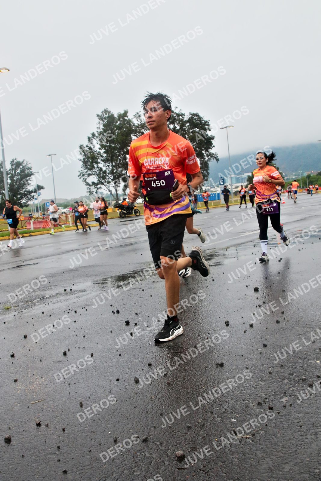 Foto de la CARRERA OMNILIFE GUADALAJARA en Estadio Akron, Zapopan a las 07:28 · dorsal 450, 141