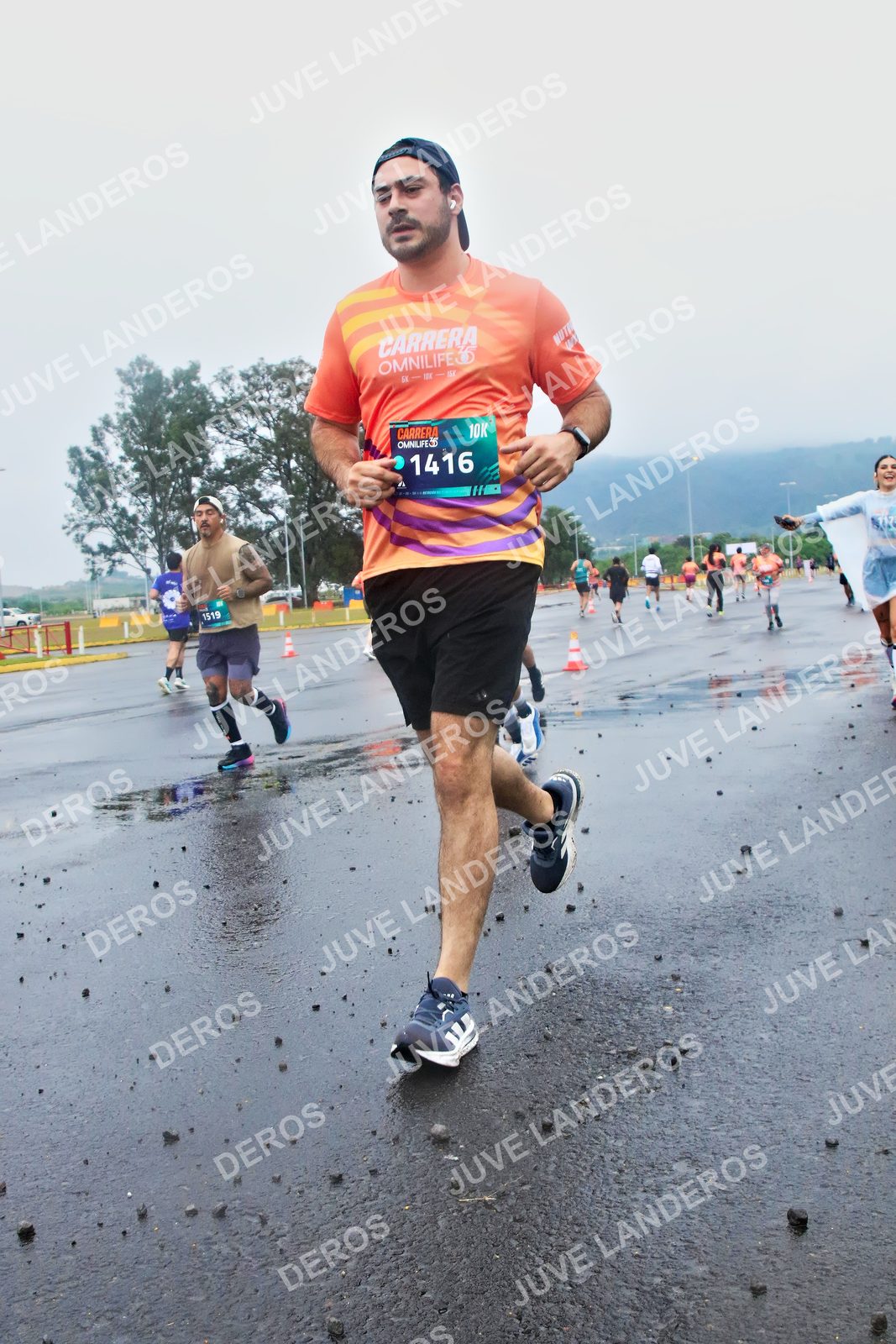 Foto de la CARRERA OMNILIFE GUADALAJARA en Estadio Akron, Zapopan a las 07:41 · dorsal 1416, 1519