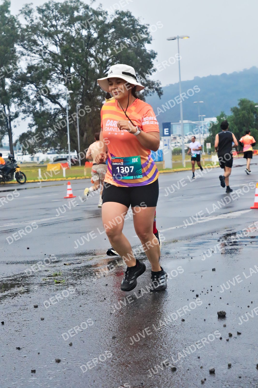 Foto de la CARRERA OMNILIFE GUADALAJARA en Estadio Akron, Zapopan a las 07:39 · dorsal 1307