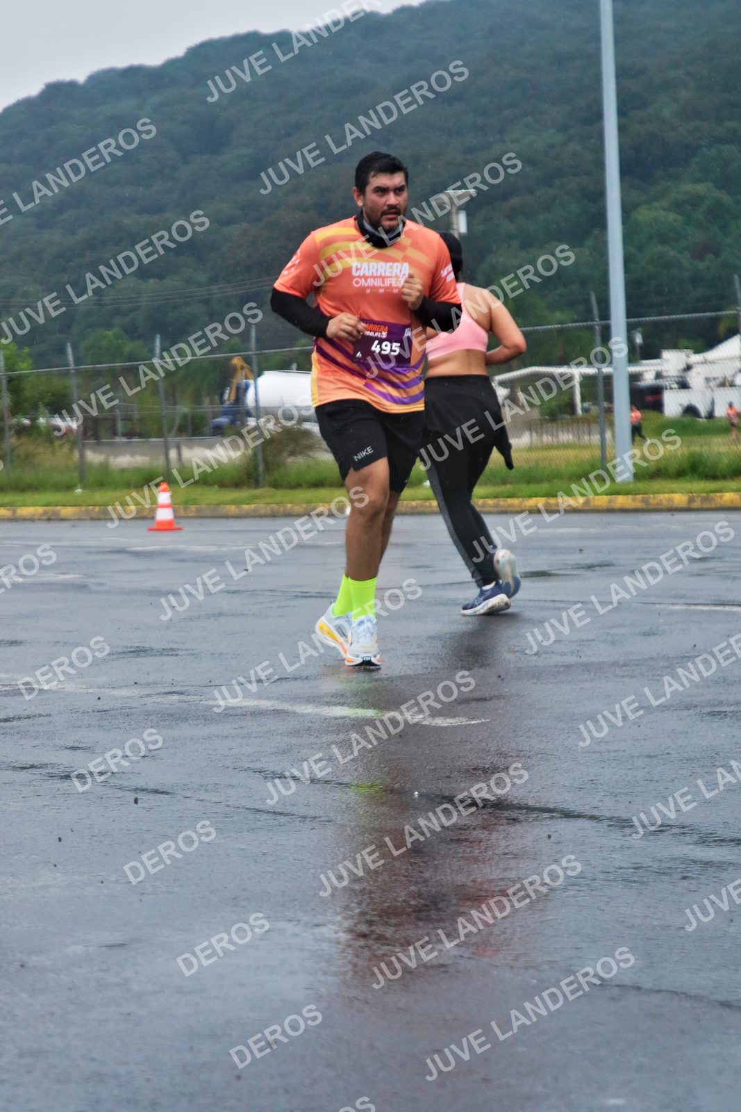 Foto de la CARRERA OMNILIFE GUADALAJARA en Estadio Akron, Zapopan a las 07:57 · dorsal 495