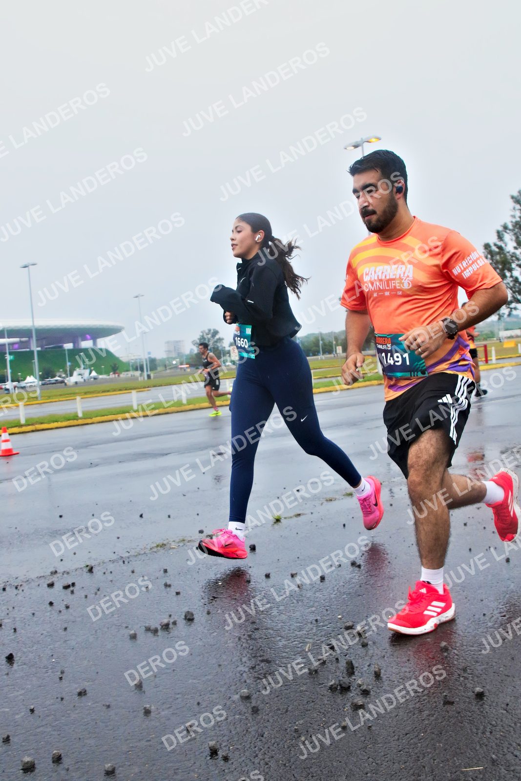 Foto de la CARRERA OMNILIFE GUADALAJARA en Estadio Akron, Zapopan a las 07:41 · dorsal 1491, 1660