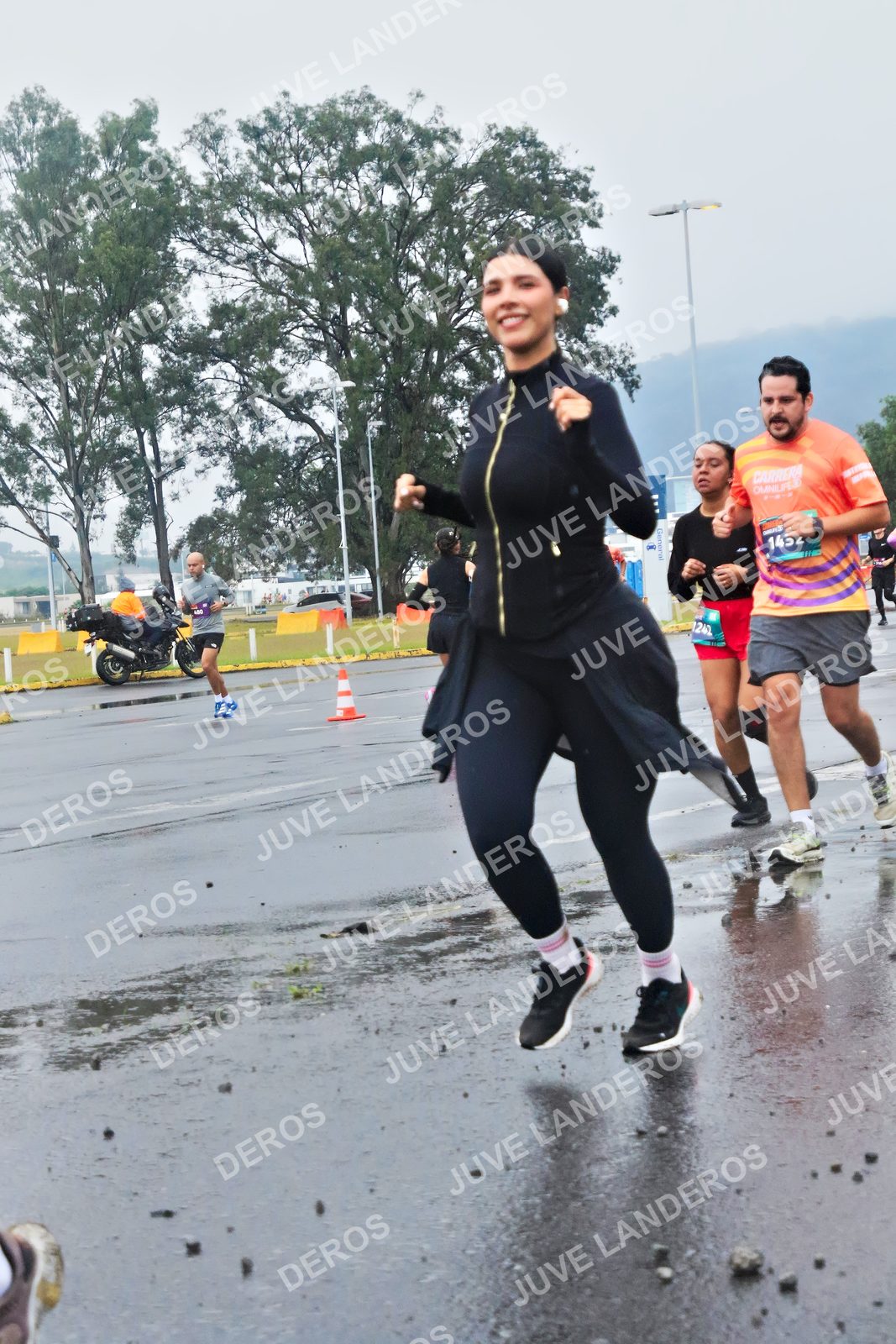 Foto de la CARRERA OMNILIFE GUADALAJARA en Estadio Akron, Zapopan a las 07:46 · dorsal 1242