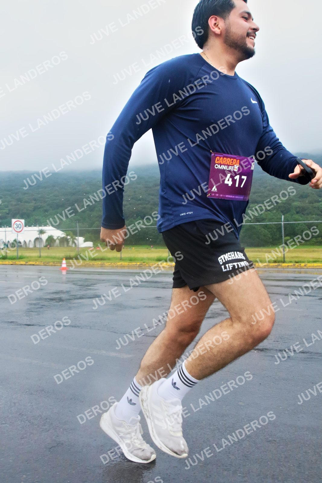 Foto de la CARRERA OMNILIFE GUADALAJARA en Estadio Akron, Zapopan a las 08:04 · dorsal 417, 30, 18