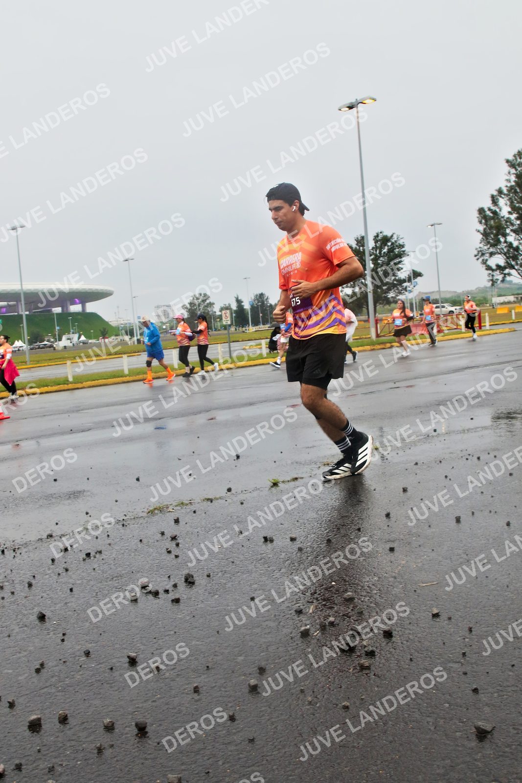 Foto de la CARRERA OMNILIFE GUADALAJARA en Estadio Akron, Zapopan a las 07:32 · dorsal 675