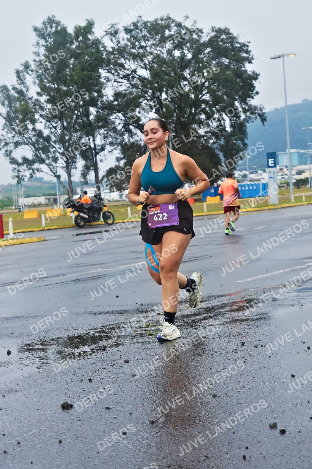 Foto de la CARRERA OMNILIFE GUADALAJARA en Estadio Akron, Zapopan a las 07:39 · dorsal 422