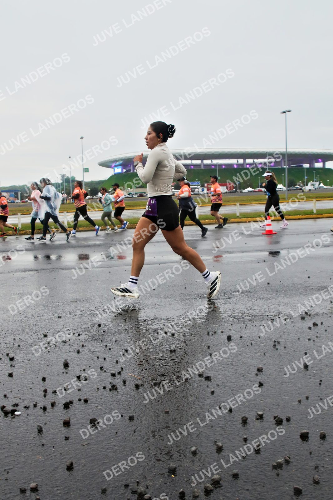 Foto de la CARRERA OMNILIFE GUADALAJARA en Estadio Akron, Zapopan a las 07:26 · dorsal 14