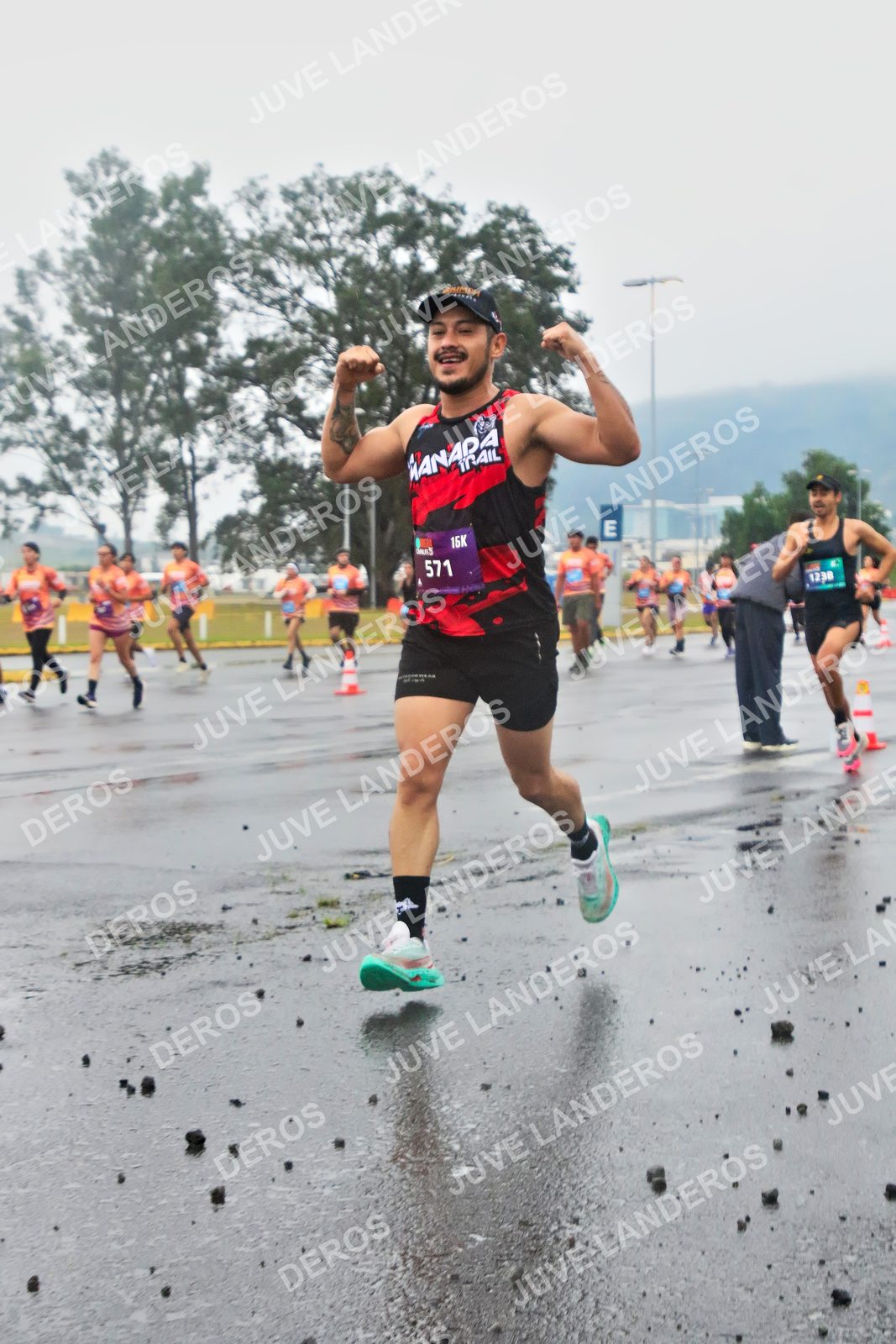 Foto de la CARRERA OMNILIFE GUADALAJARA en Estadio Akron, Zapopan a las 07:23 · dorsal 571, 1230