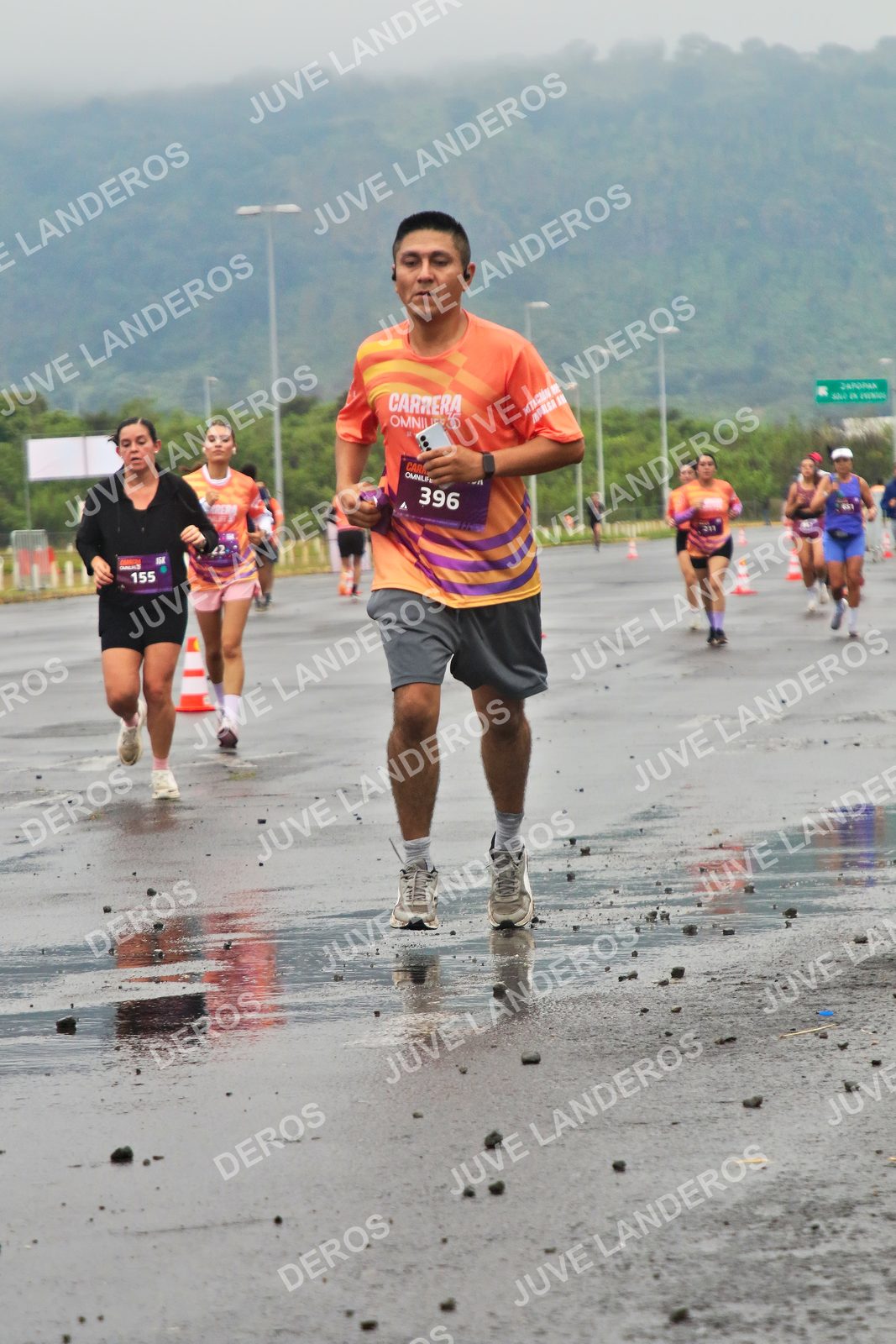 Foto de la CARRERA OMNILIFE GUADALAJARA en Estadio Akron, Zapopan a las 07:34 · dorsal 396, 155