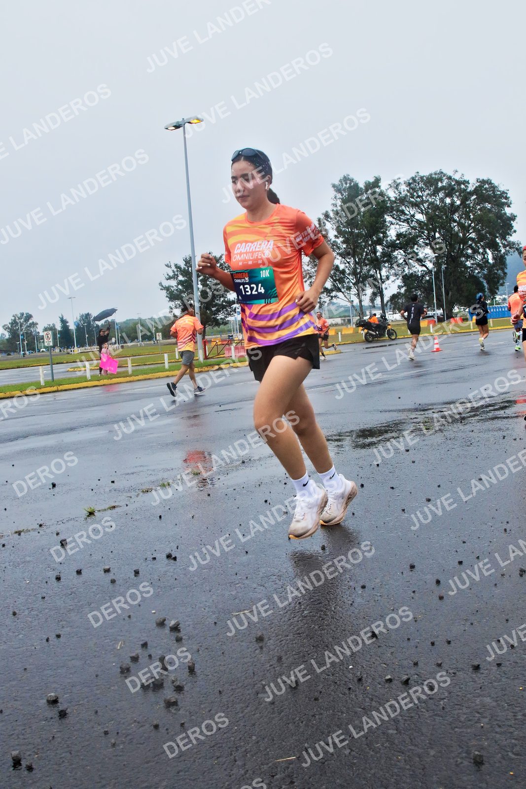 Foto de la CARRERA OMNILIFE GUADALAJARA en Estadio Akron, Zapopan a las 07:41 · dorsal 1324