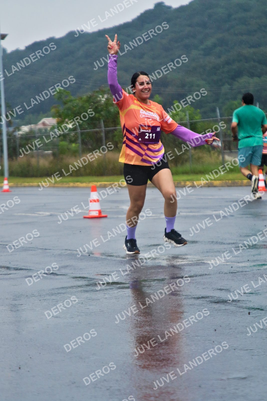 Foto de la CARRERA OMNILIFE GUADALAJARA en Estadio Akron, Zapopan a las 07:59 · dorsal 211