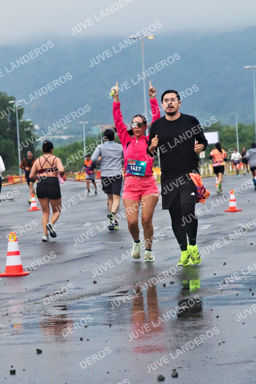 Foto de la CARRERA OMNILIFE GUADALAJARA en Estadio Akron, Zapopan a las 07:47 · dorsal 1427