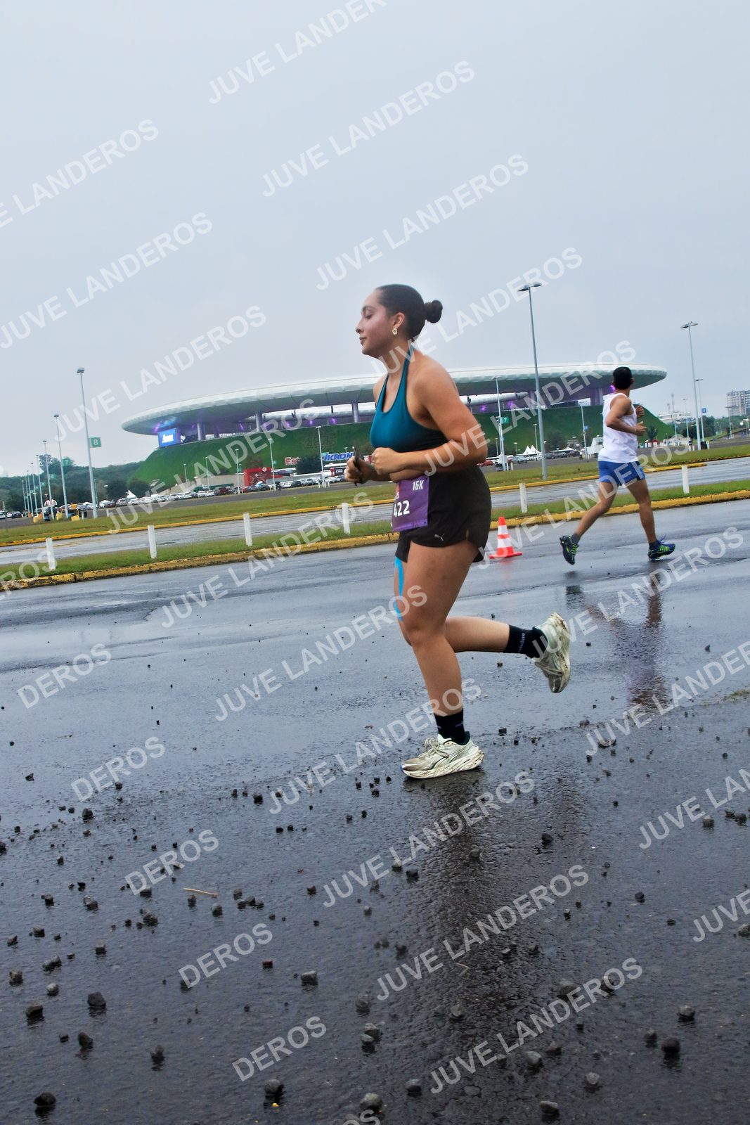 Foto de la CARRERA OMNILIFE GUADALAJARA en Estadio Akron, Zapopan a las 07:39 · dorsal 422