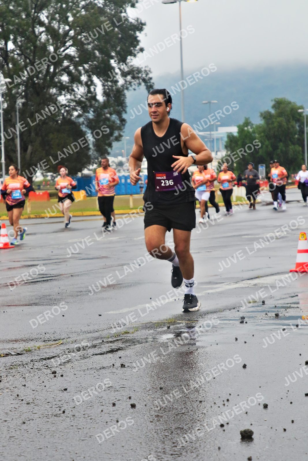 Foto de la CARRERA OMNILIFE GUADALAJARA en Estadio Akron, Zapopan a las 07:27 · dorsal 236