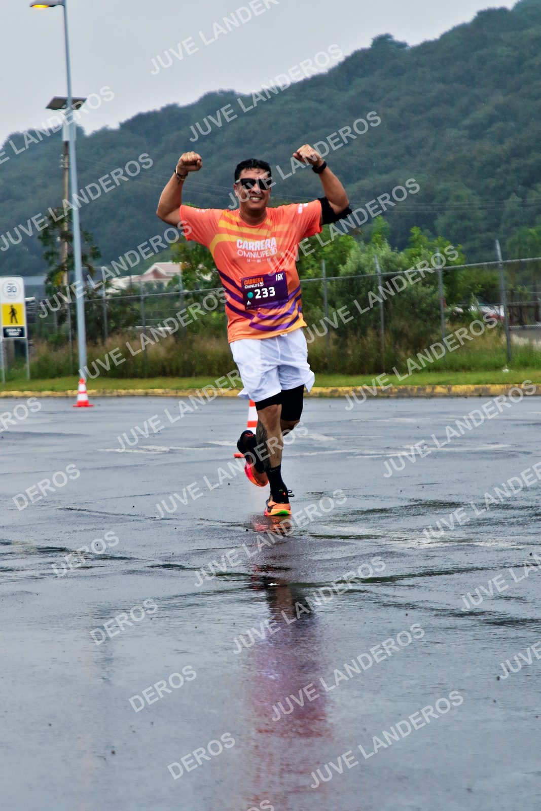 Foto de la CARRERA OMNILIFE GUADALAJARA en Estadio Akron, Zapopan a las 08:05 · dorsal 233, 30