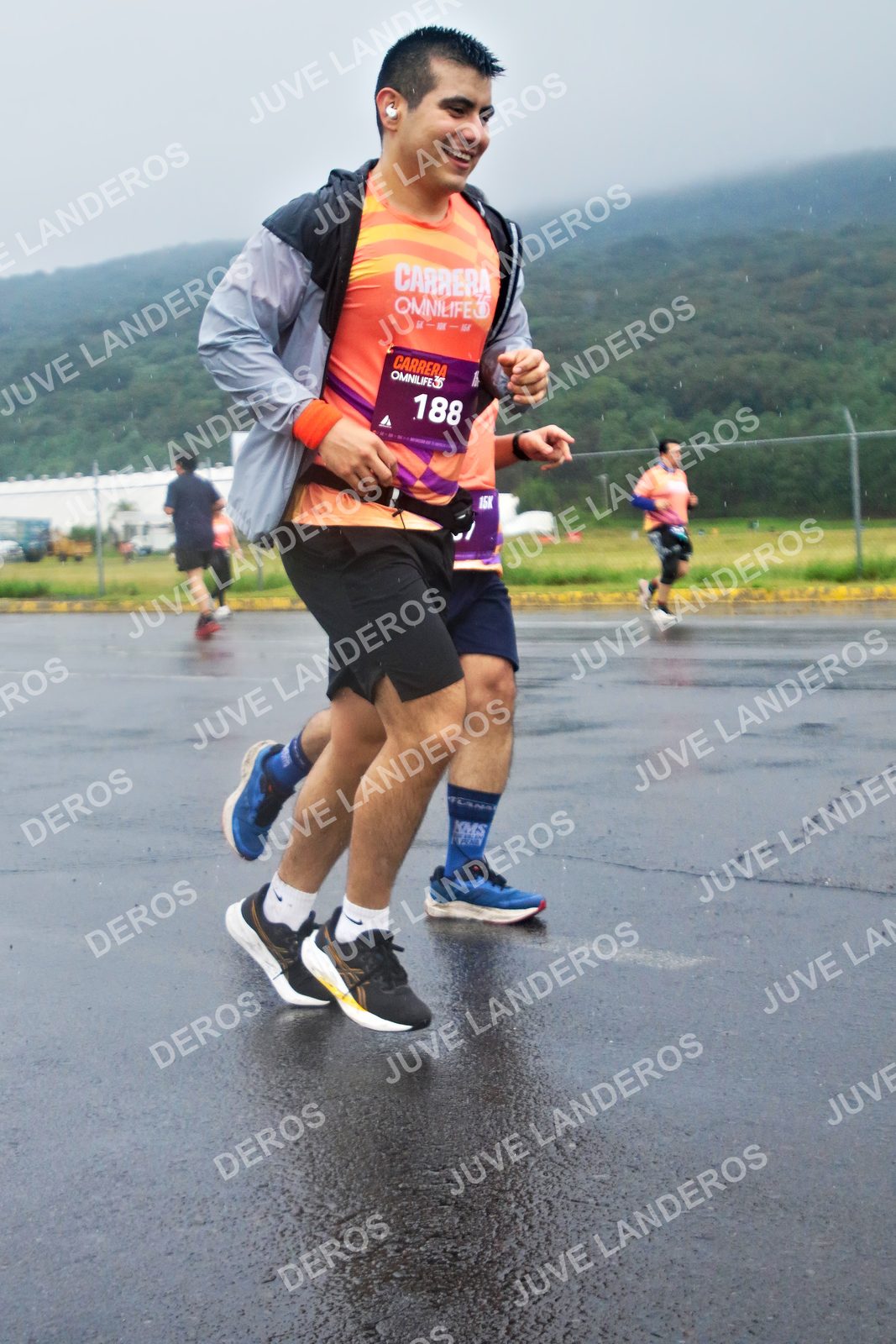 Foto de la CARRERA OMNILIFE GUADALAJARA en Estadio Akron, Zapopan a las 07:58 · dorsal 188