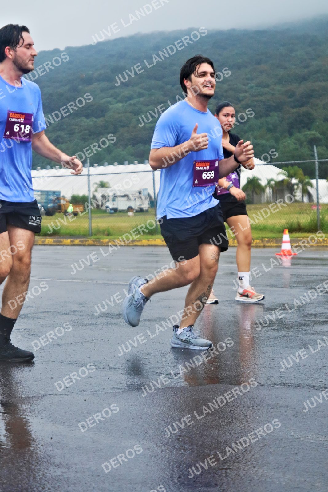 Foto de la CARRERA OMNILIFE GUADALAJARA en Estadio Akron, Zapopan a las 08:01 · dorsal 618, 659