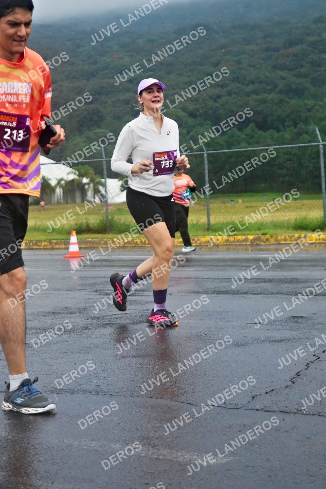 Foto de la CARRERA OMNILIFE GUADALAJARA en Estadio Akron, Zapopan a las 07:58 · dorsal 213, 733