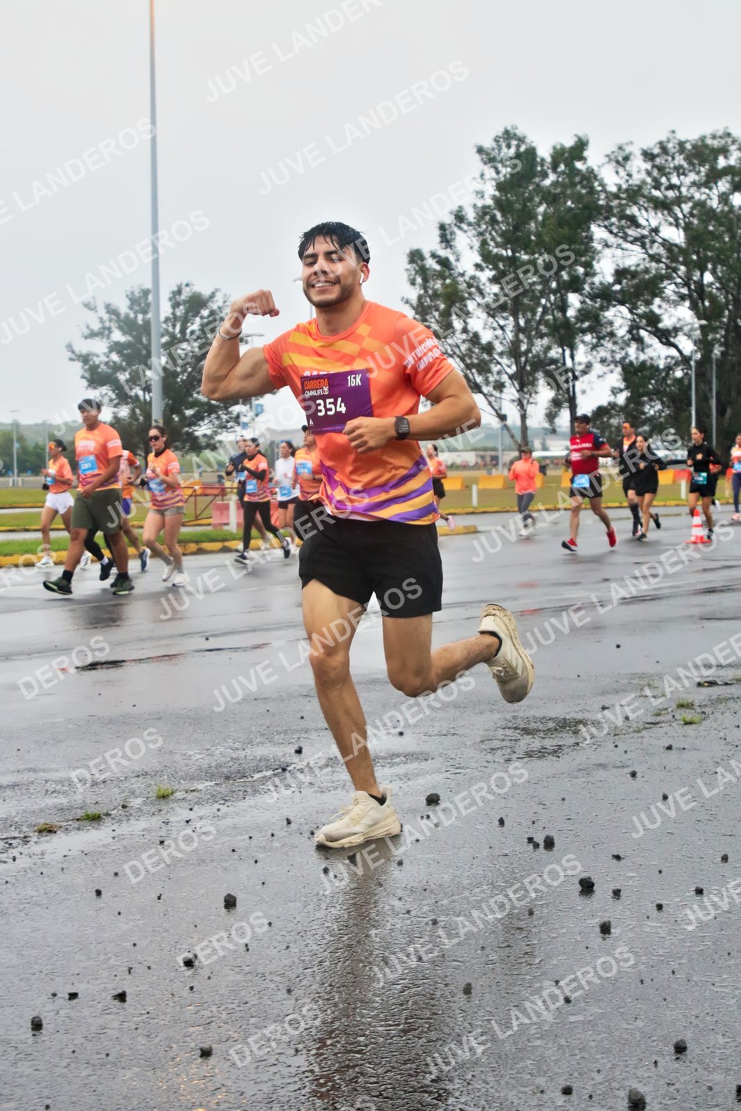 Foto de la CARRERA OMNILIFE GUADALAJARA en Estadio Akron, Zapopan a las 07:23 · dorsal 354
