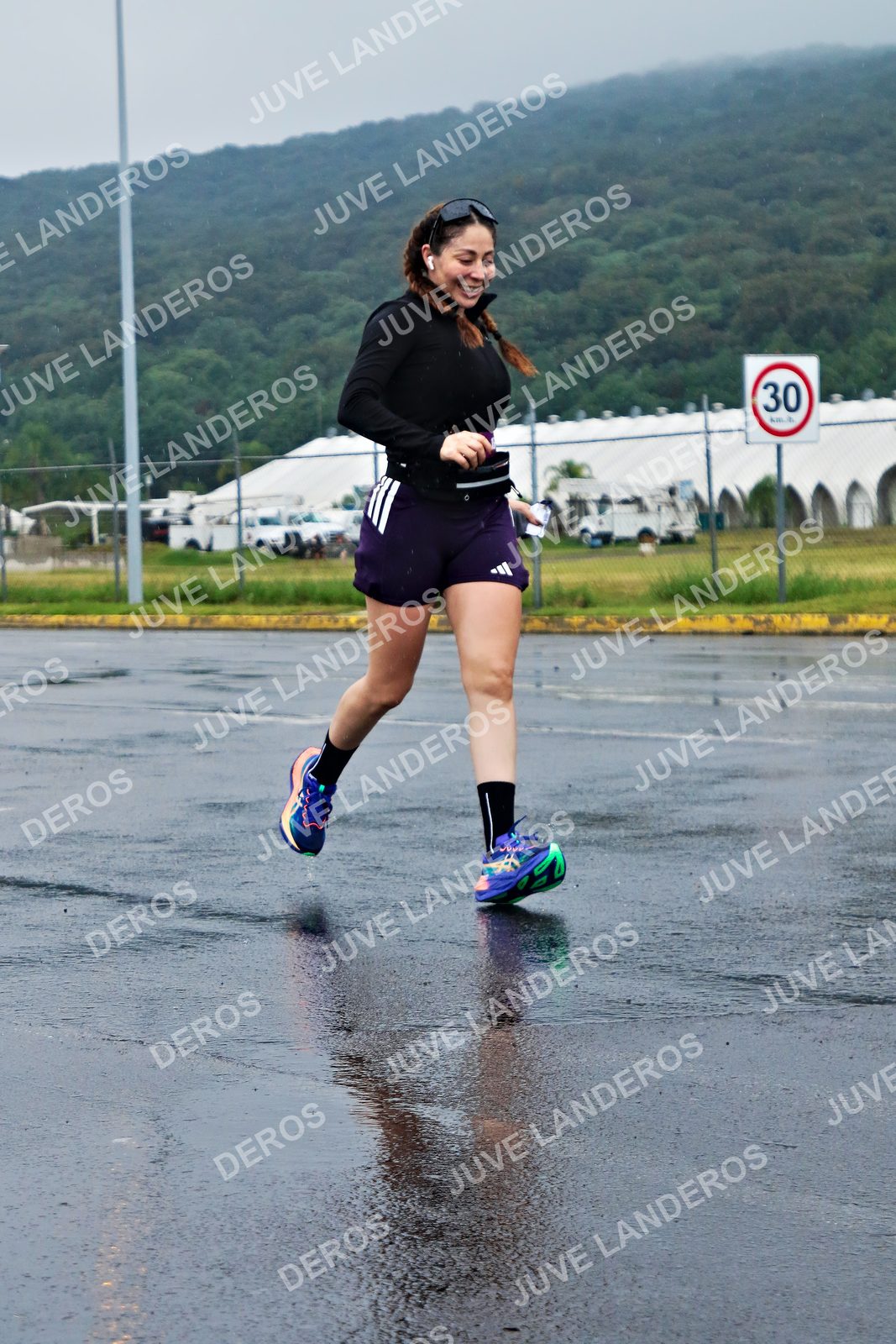 Foto de la CARRERA OMNILIFE GUADALAJARA en Estadio Akron, Zapopan a las 08:06 · dorsal 30