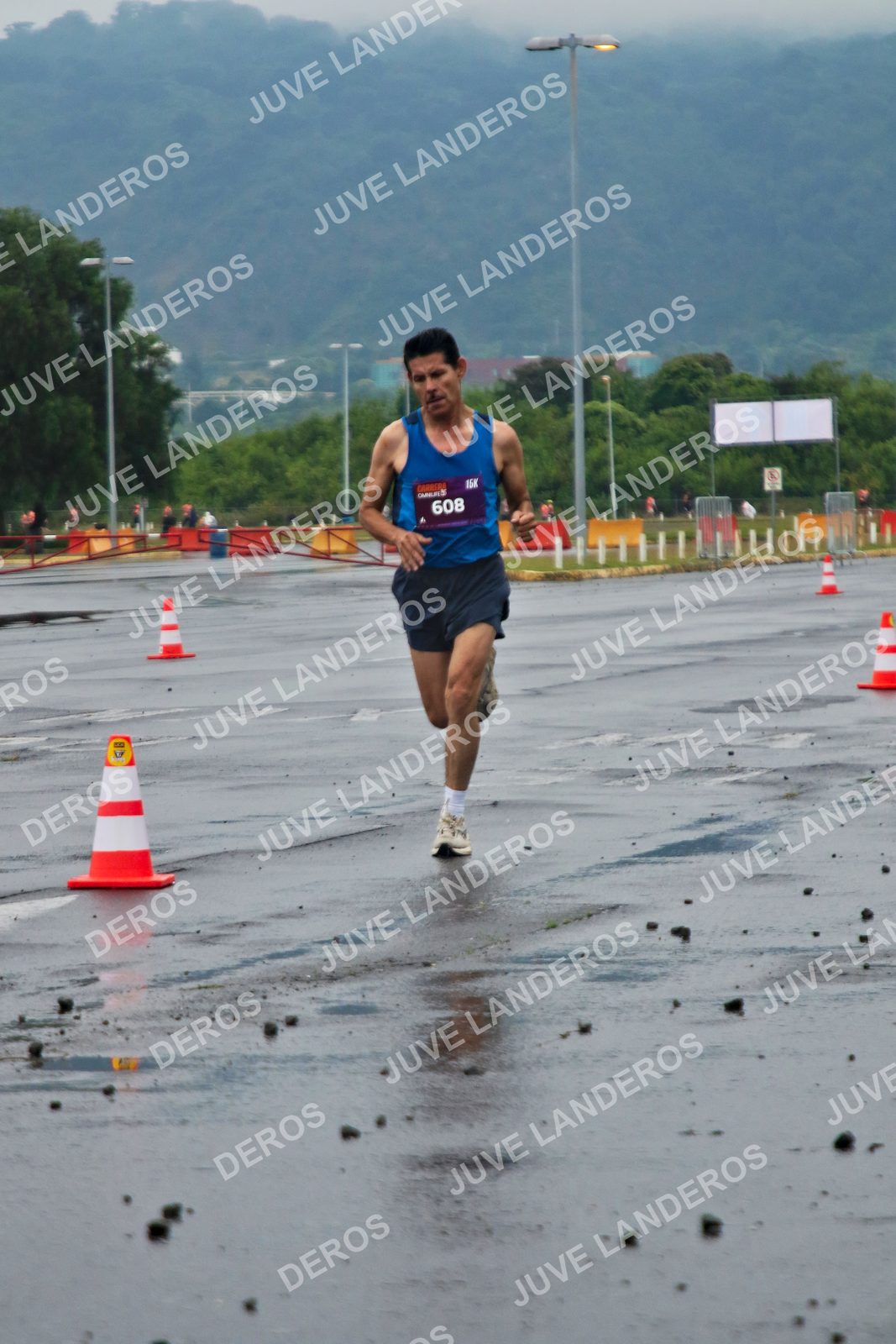 Foto de la CARRERA OMNILIFE GUADALAJARA en Estadio Akron, Zapopan a las 07:18 · dorsal 608