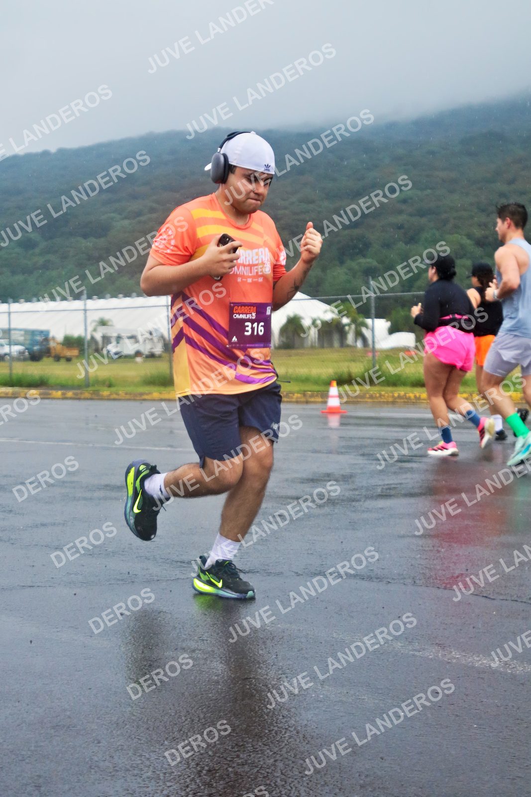 Foto de la CARRERA OMNILIFE GUADALAJARA en Estadio Akron, Zapopan a las 07:59 · dorsal 316