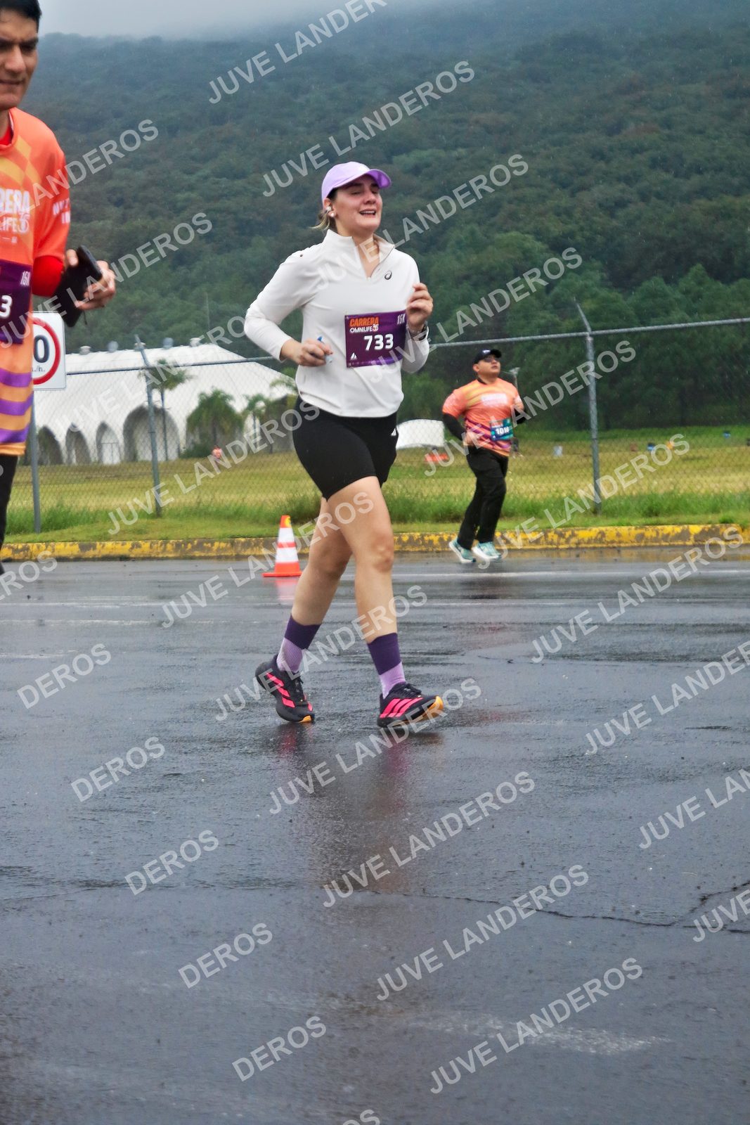 Foto de la CARRERA OMNILIFE GUADALAJARA en Estadio Akron, Zapopan a las 07:58 · dorsal 733
