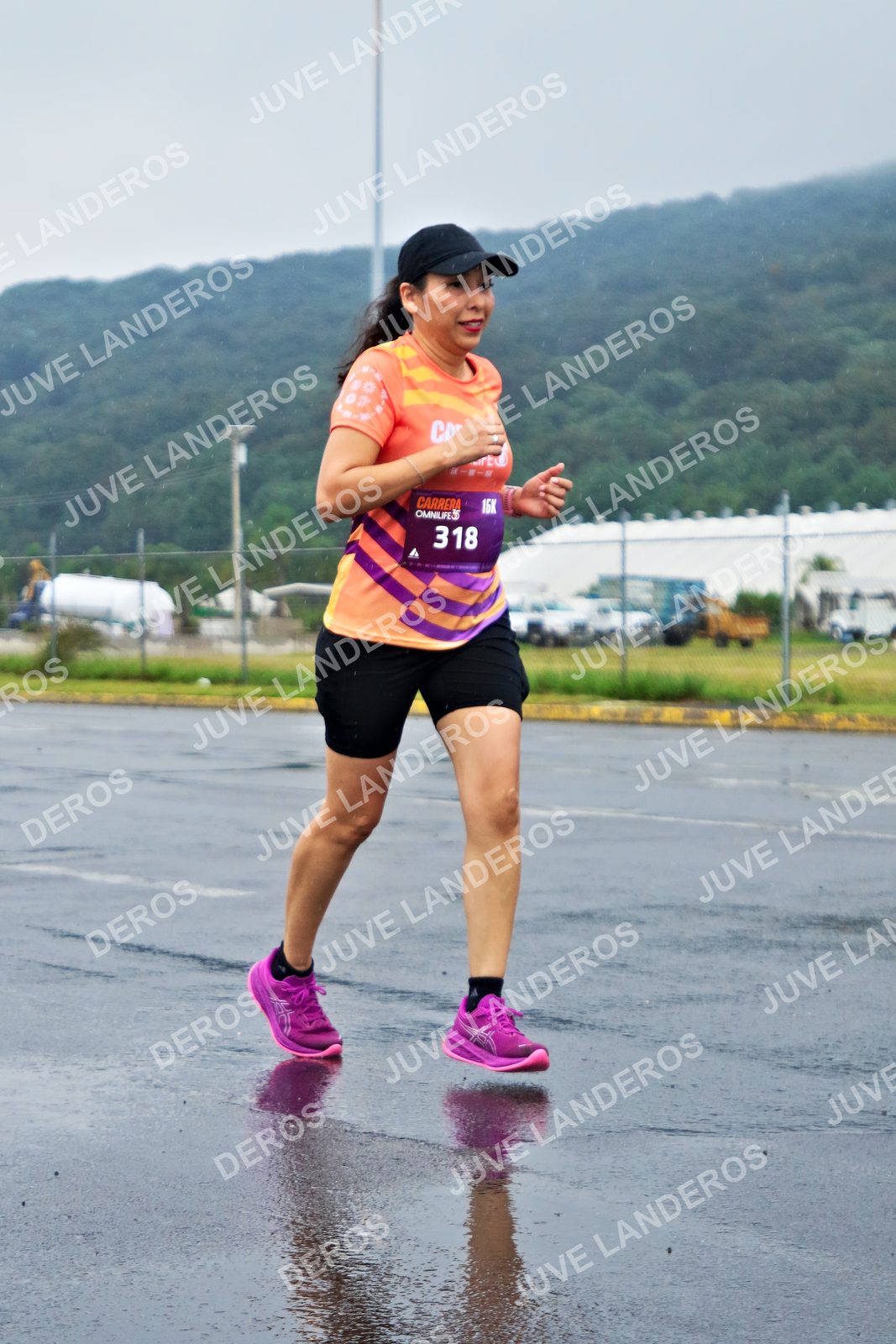 Foto de la CARRERA OMNILIFE GUADALAJARA en Estadio Akron, Zapopan a las 08:11 · dorsal 318