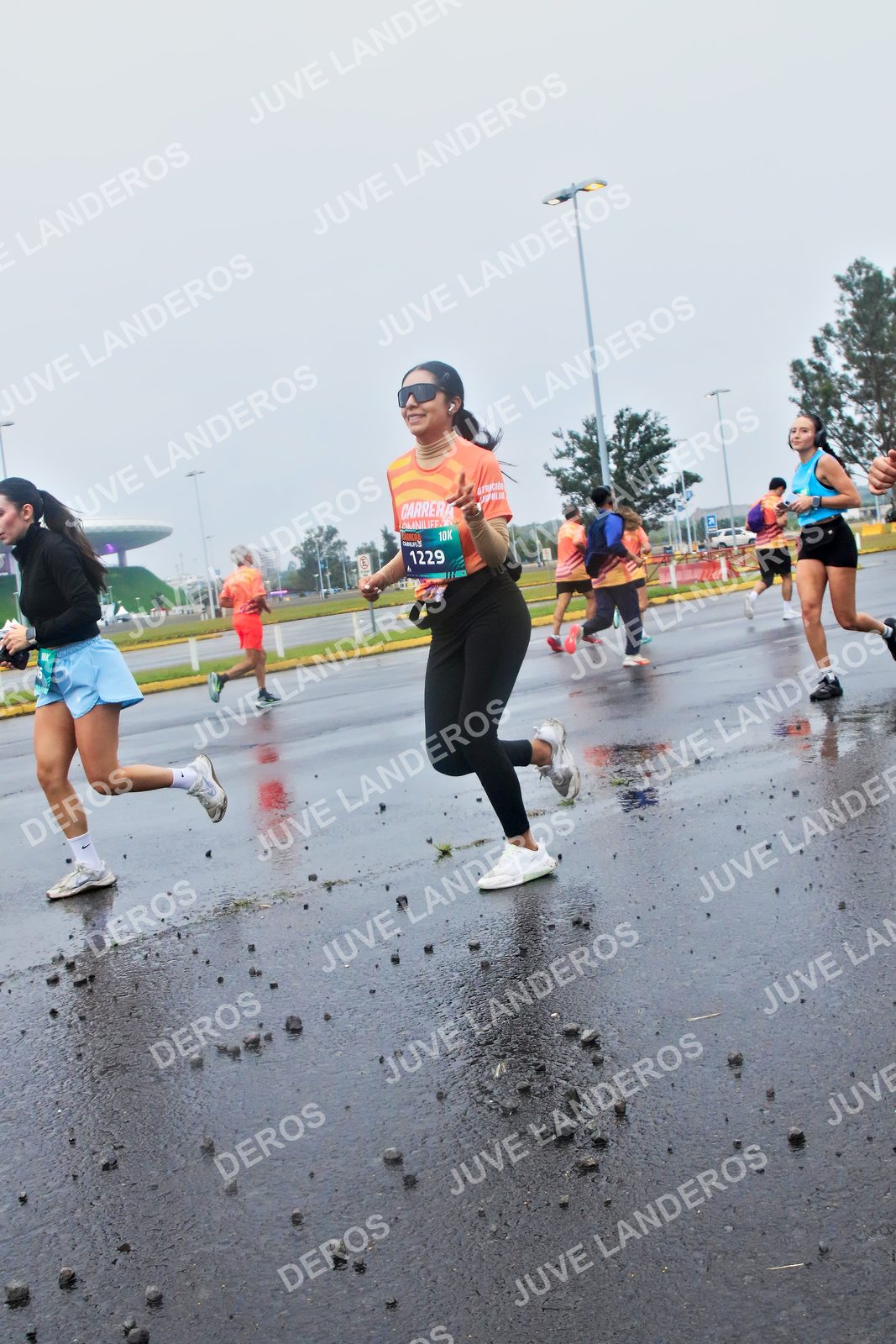 Foto de la CARRERA OMNILIFE GUADALAJARA en Estadio Akron, Zapopan a las 07:42 · dorsal 1229