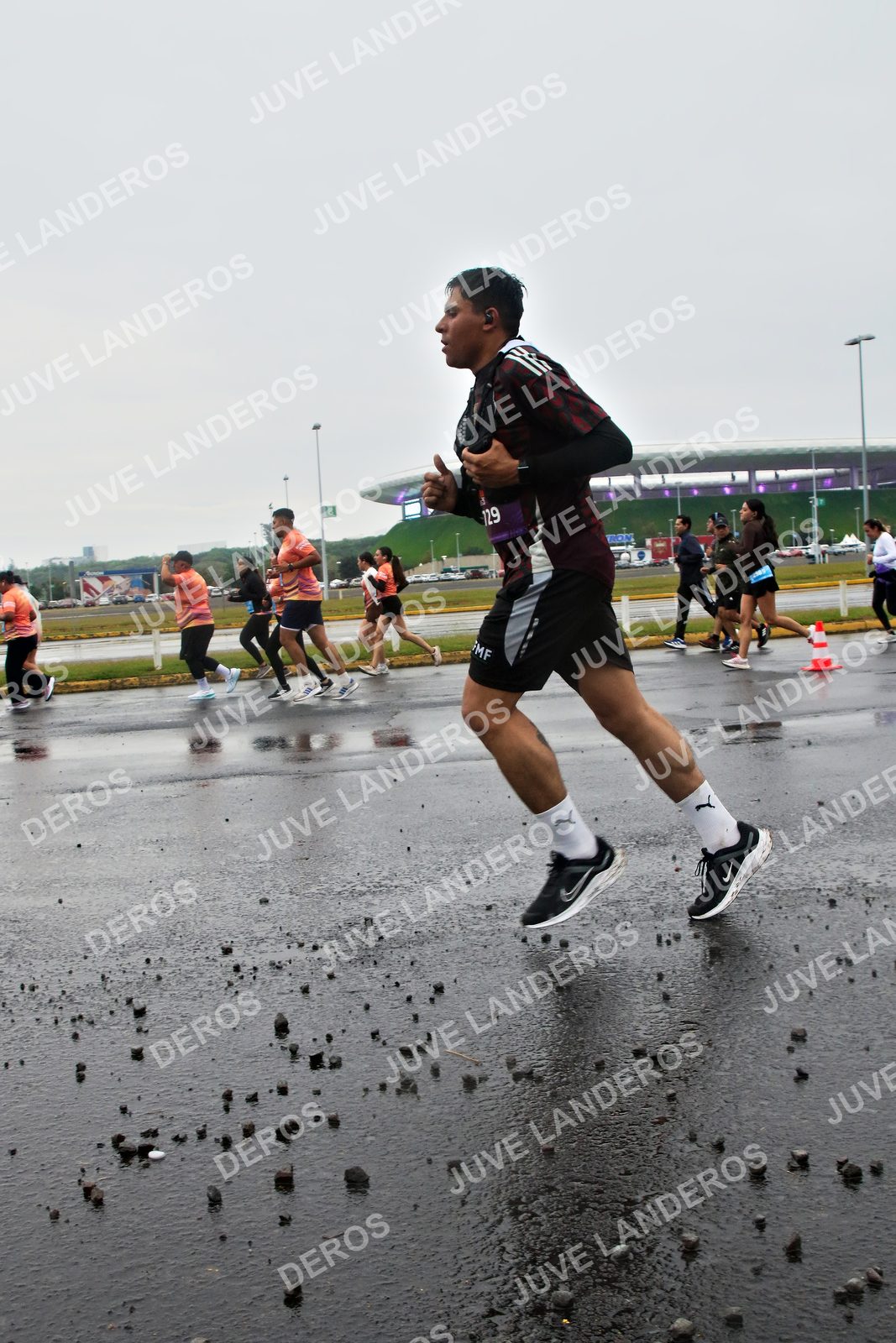 Foto de la CARRERA OMNILIFE GUADALAJARA en Estadio Akron, Zapopan a las 07:27 · dorsal 129