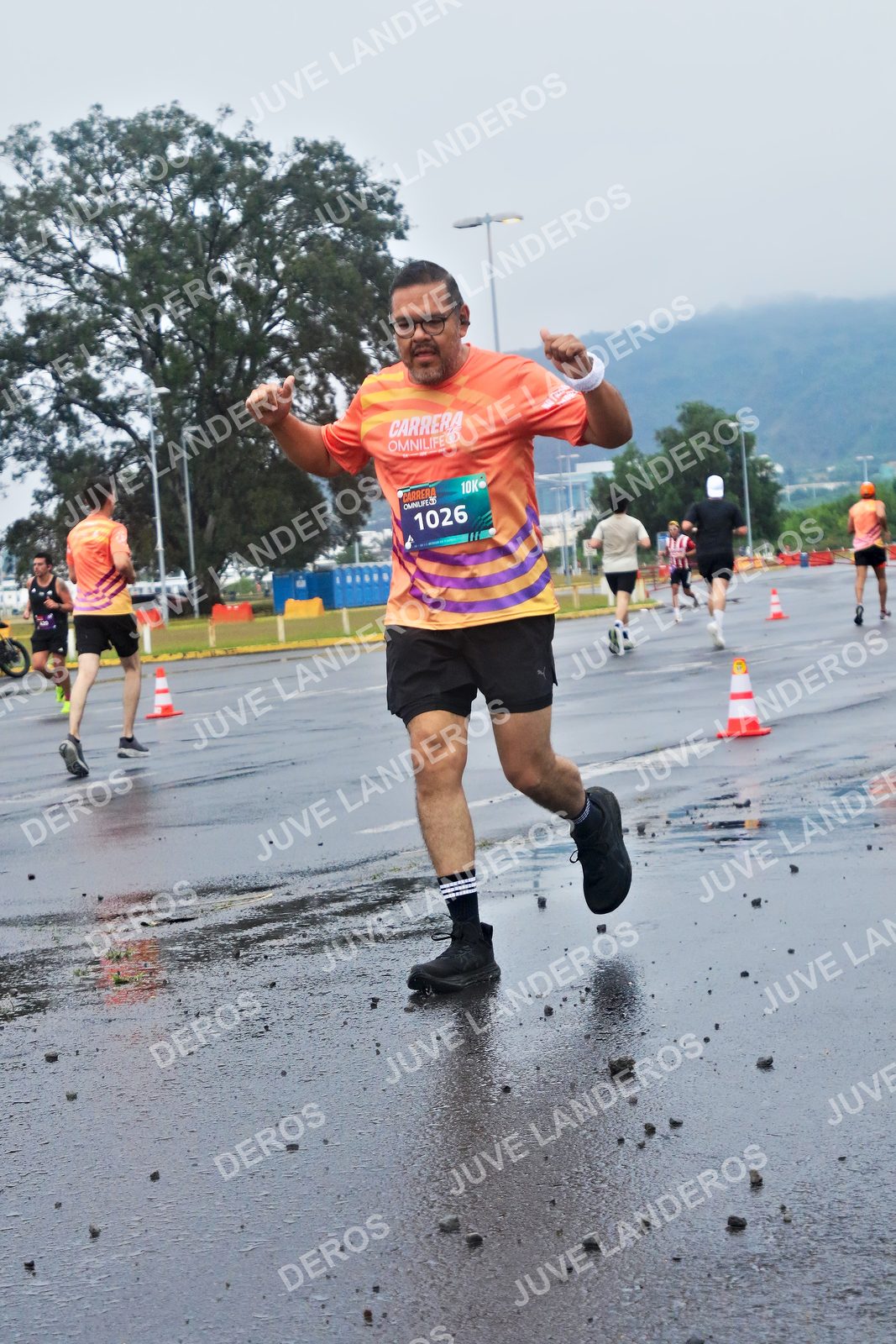 Foto de la CARRERA OMNILIFE GUADALAJARA en Estadio Akron, Zapopan a las 07:41 · dorsal 1026