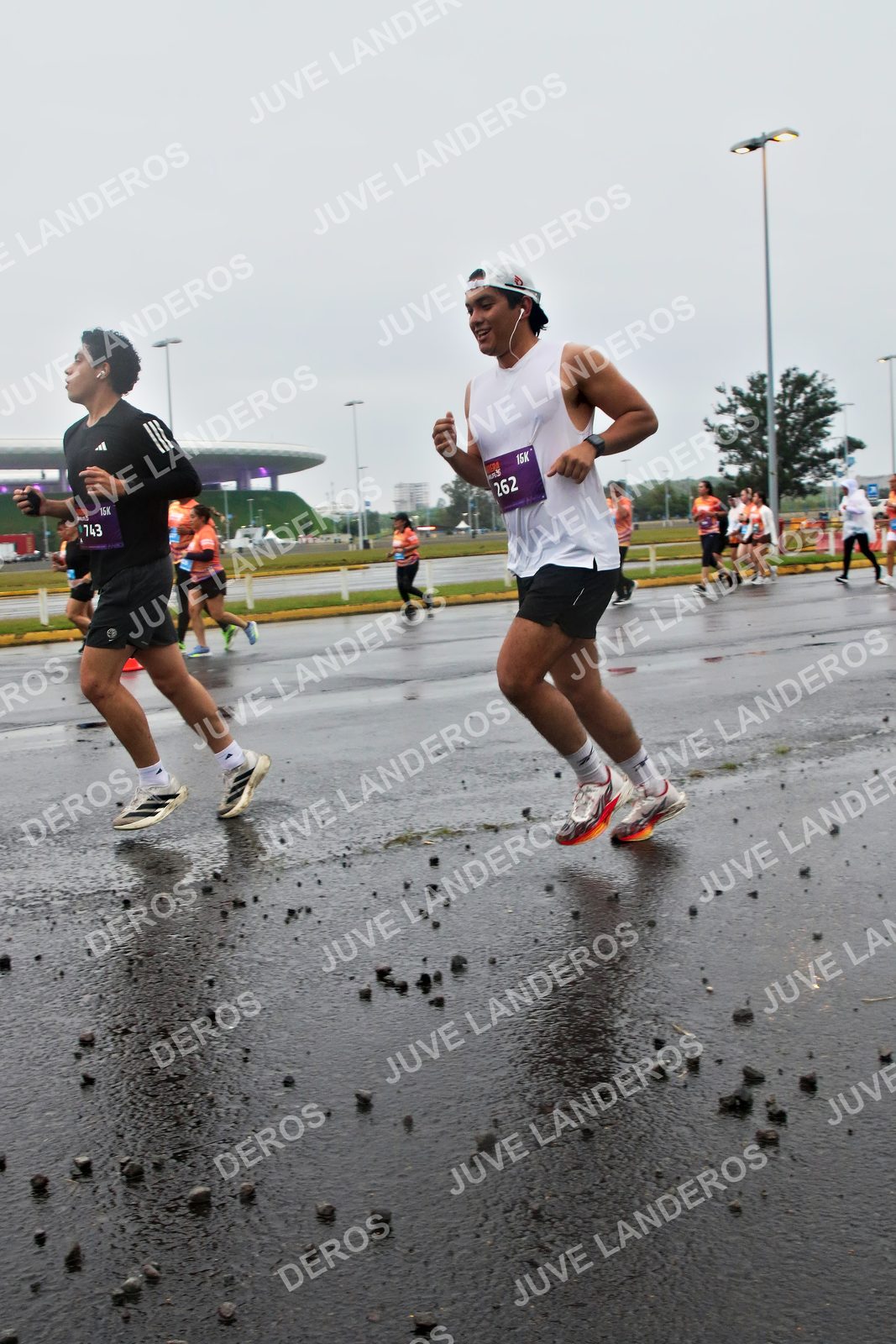 Foto de la CARRERA OMNILIFE GUADALAJARA en Estadio Akron, Zapopan a las 07:27 · dorsal 262, 743