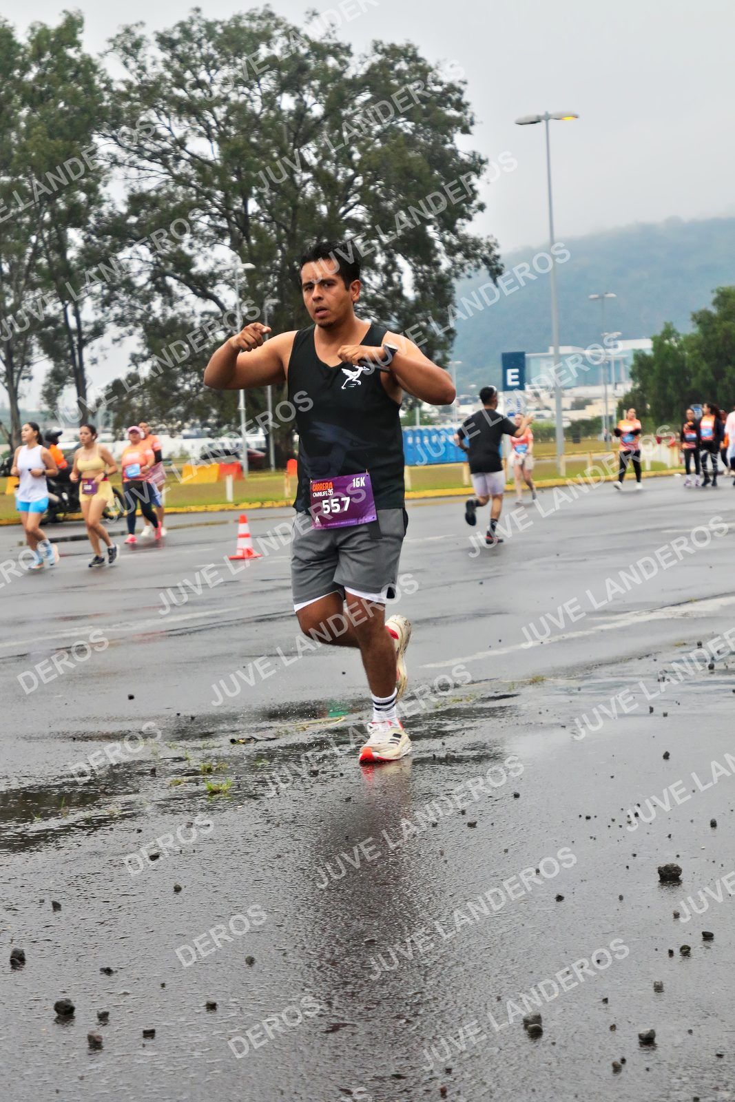 Foto de la CARRERA OMNILIFE GUADALAJARA en Estadio Akron, Zapopan a las 07:32 · dorsal 557