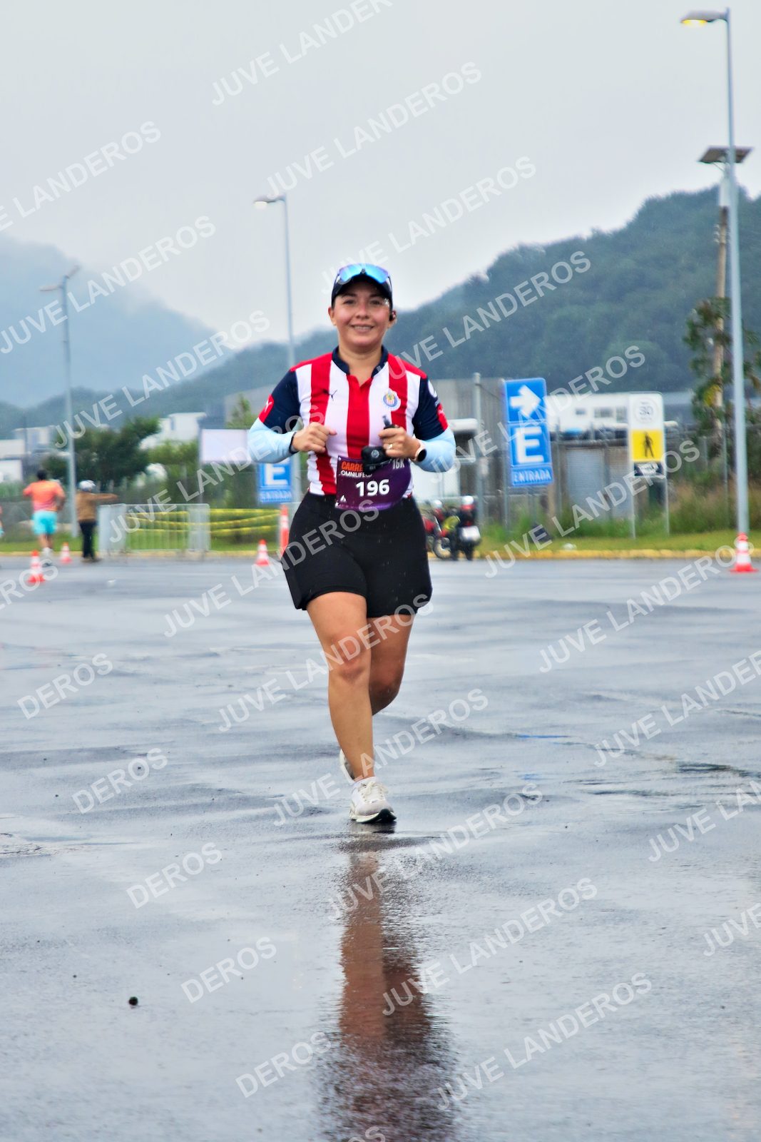 Foto de la CARRERA OMNILIFE GUADALAJARA en Estadio Akron, Zapopan a las 08:11 · dorsal 196