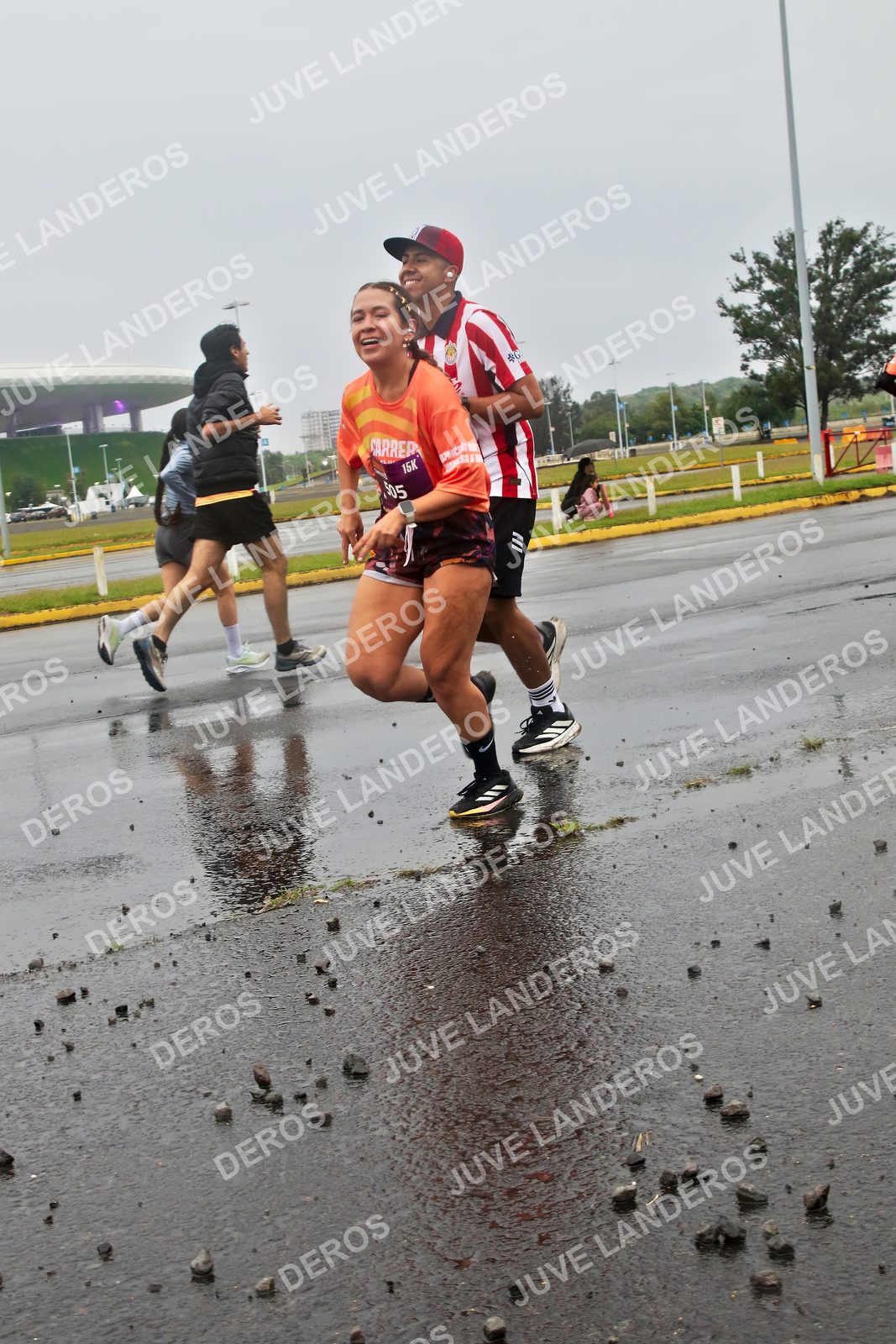 Foto de la CARRERA OMNILIFE GUADALAJARA en Estadio Akron, Zapopan a las 07:34 · dorsal 505