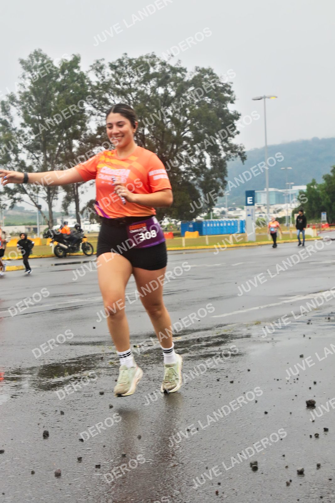 Foto de la CARRERA OMNILIFE GUADALAJARA en Estadio Akron, Zapopan a las 07:34 · dorsal 308
