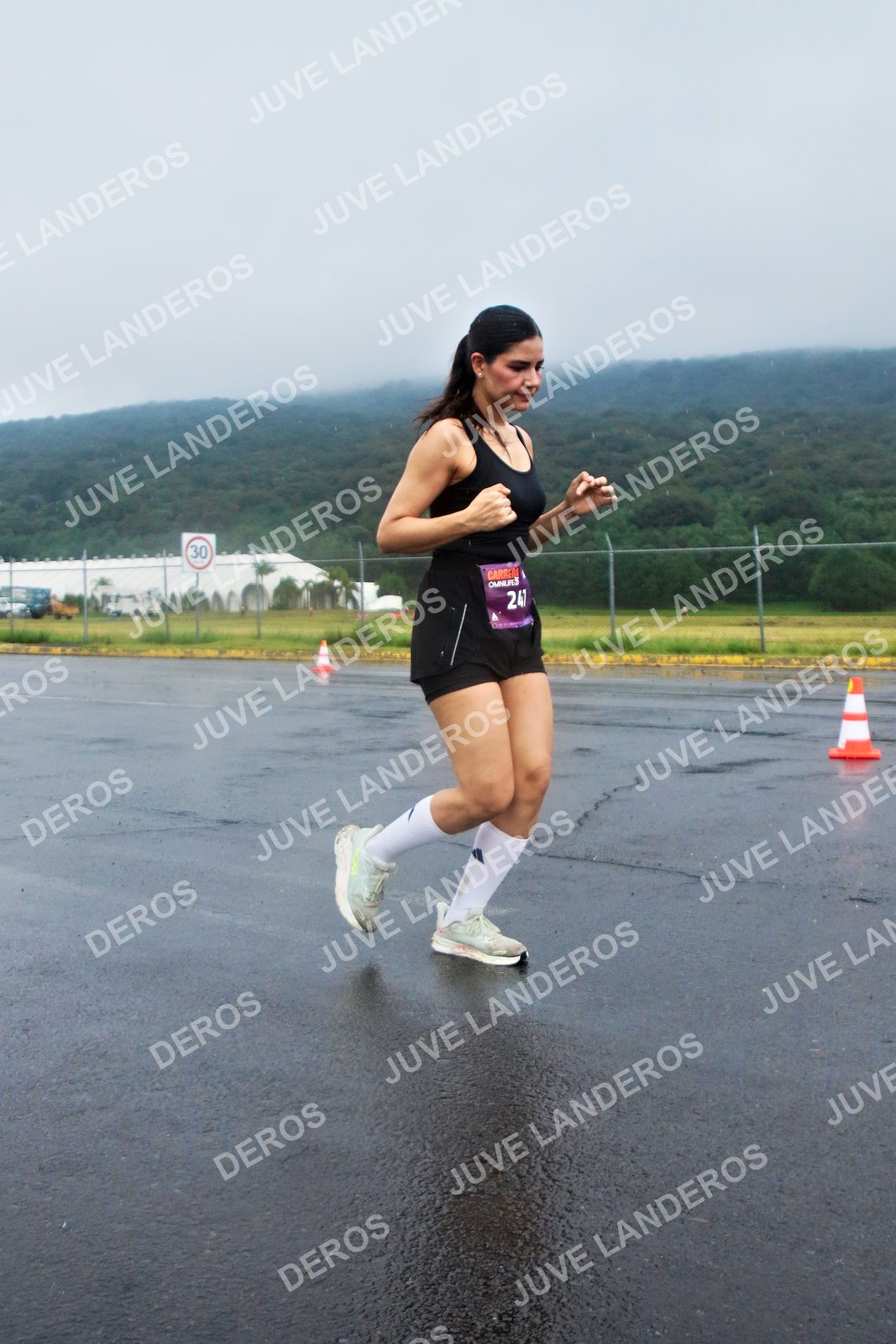 Foto de la CARRERA OMNILIFE GUADALAJARA en Estadio Akron, Zapopan a las 07:56 · dorsal 247, 30