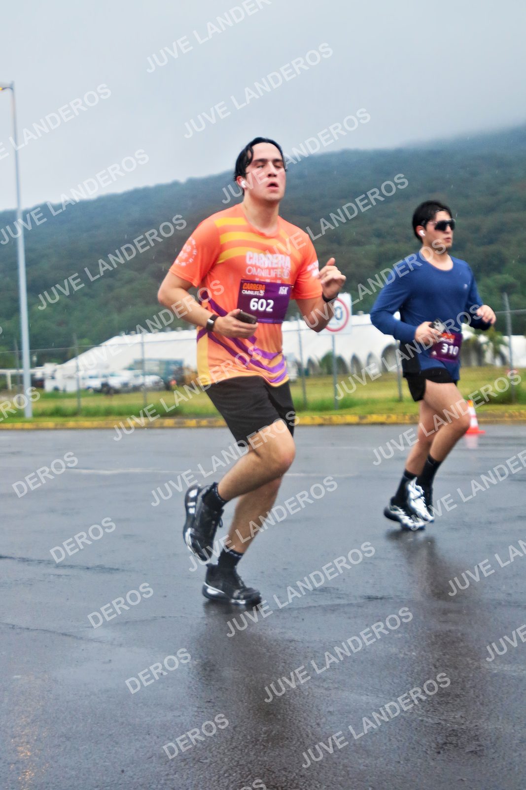 Foto de la CARRERA OMNILIFE GUADALAJARA en Estadio Akron, Zapopan a las 07:53 · dorsal 602, 310