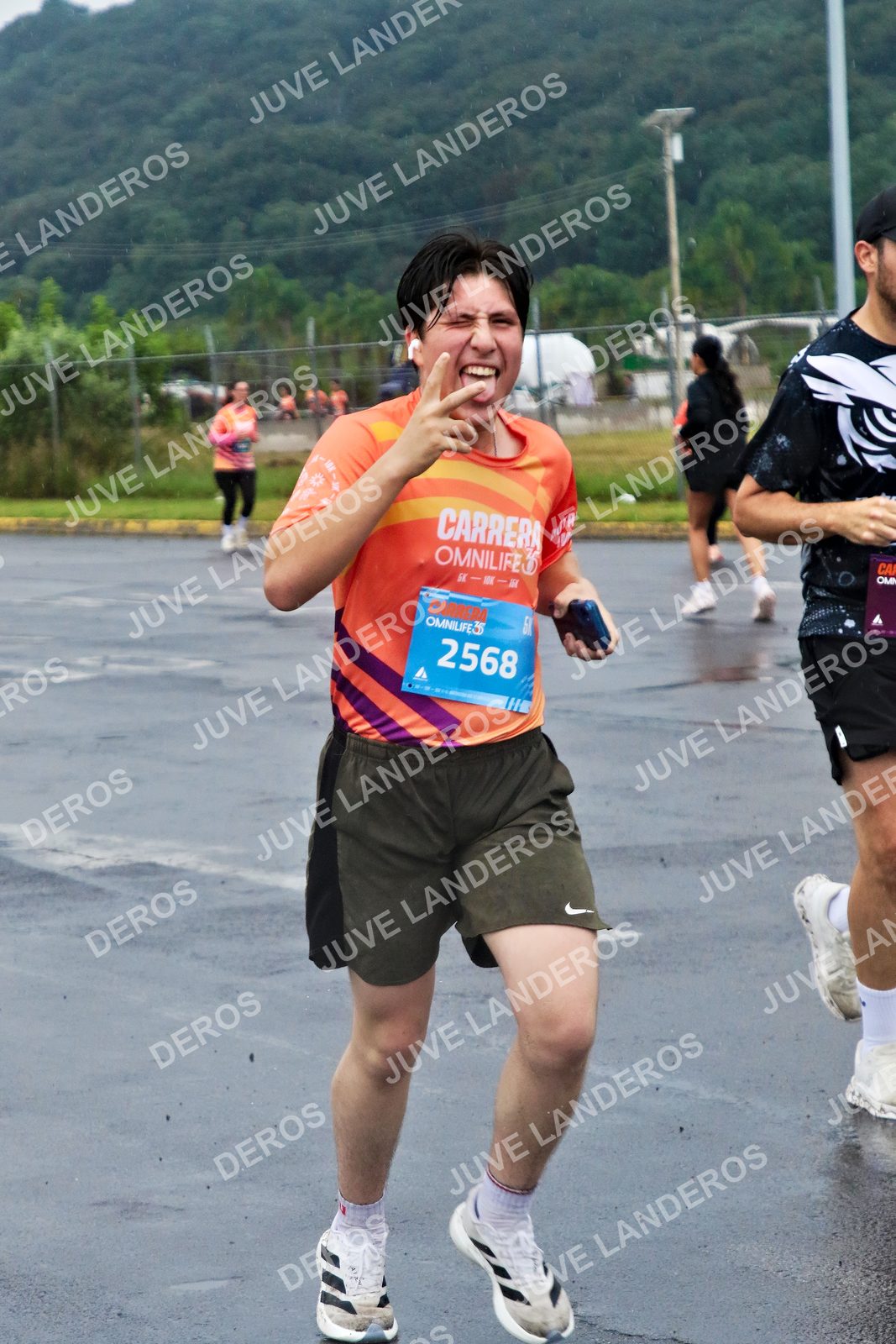 Foto de la CARRERA OMNILIFE GUADALAJARA en Estadio Akron, Zapopan a las 07:50 · dorsal 2568