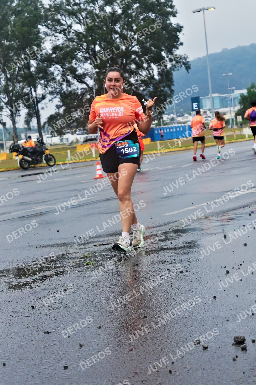 Foto de la CARRERA OMNILIFE GUADALAJARA en Estadio Akron, Zapopan a las 07:42 · dorsal 1502