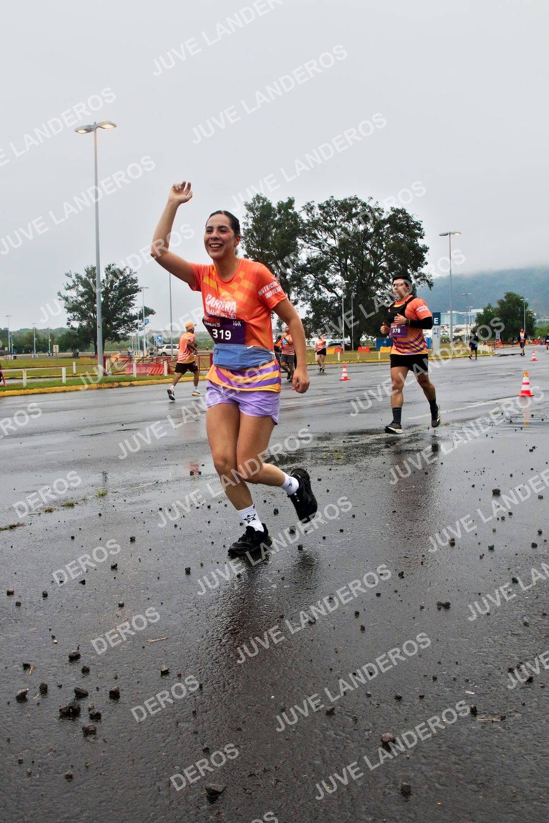 Foto de la CARRERA OMNILIFE GUADALAJARA en Estadio Akron, Zapopan a las 07:30 · dorsal 319, 378