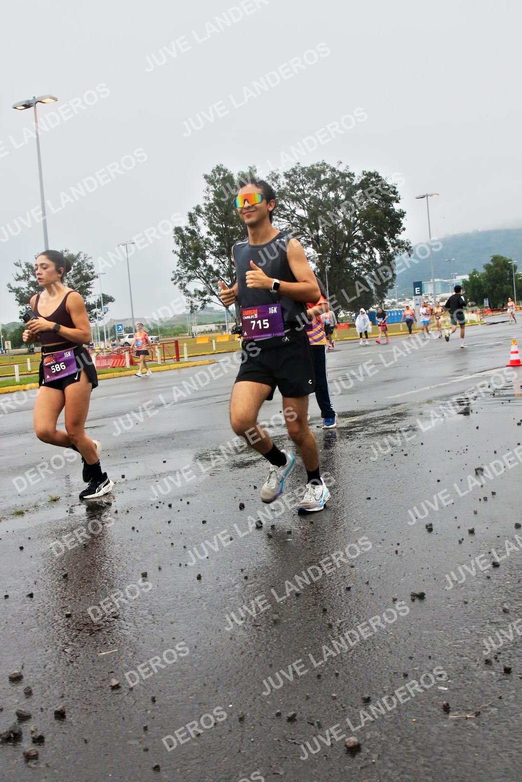 Foto de la CARRERA OMNILIFE GUADALAJARA en Estadio Akron, Zapopan a las 07:31 · dorsal 715, 586