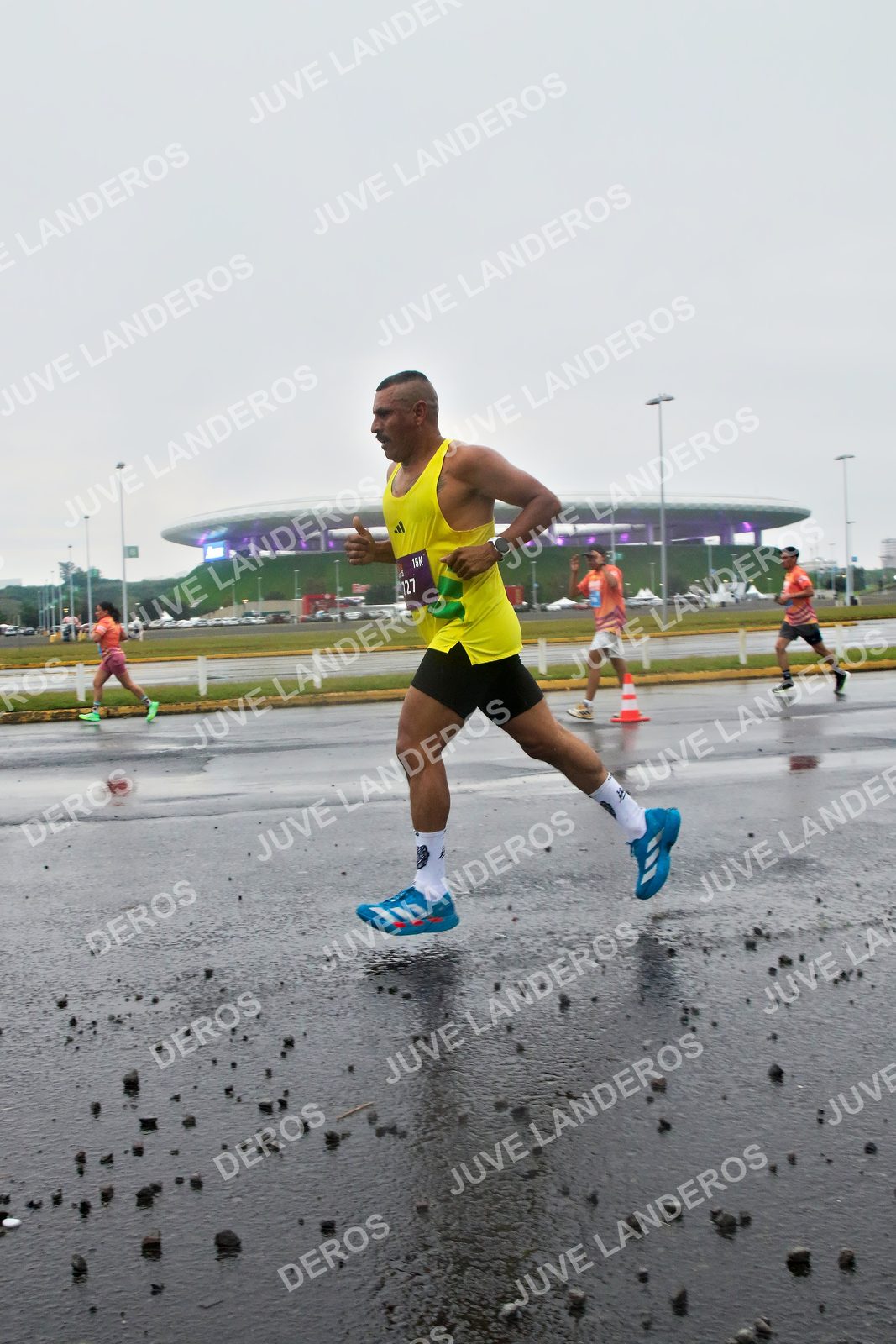 Foto de la CARRERA OMNILIFE GUADALAJARA en Estadio Akron, Zapopan a las 07:20 · dorsal 127