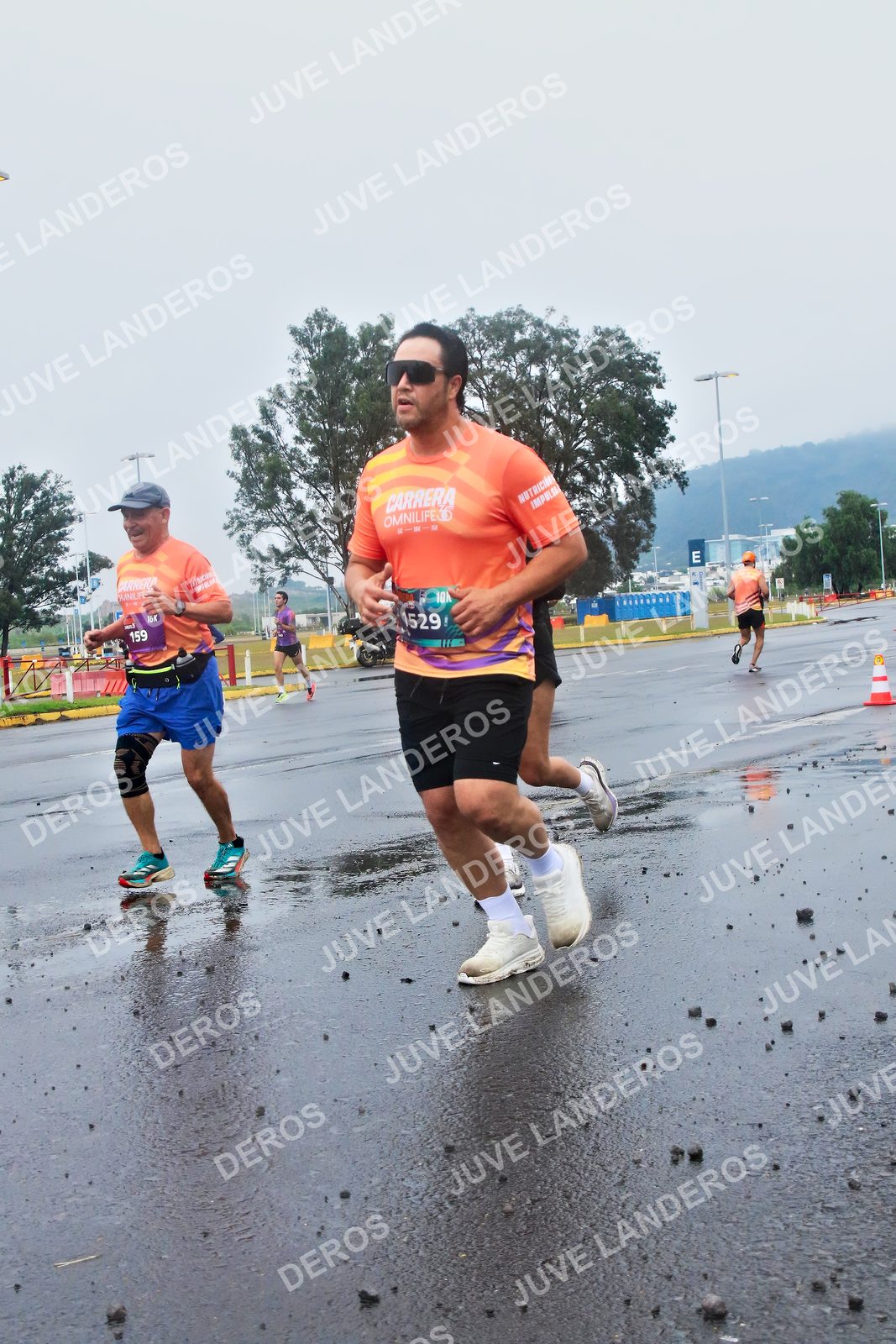 Foto de la CARRERA OMNILIFE GUADALAJARA en Estadio Akron, Zapopan a las 07:41 · dorsal 1529, 159, 10