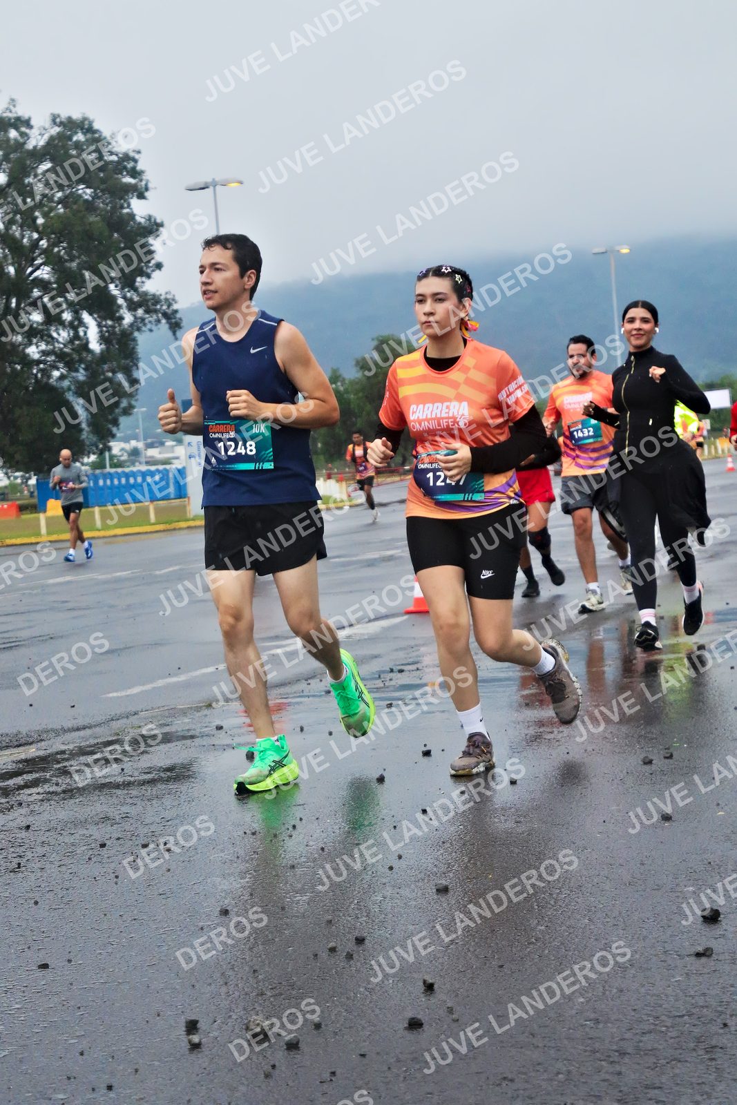 Foto de la CARRERA OMNILIFE GUADALAJARA en Estadio Akron, Zapopan a las 07:46 · dorsal 1248, 1432